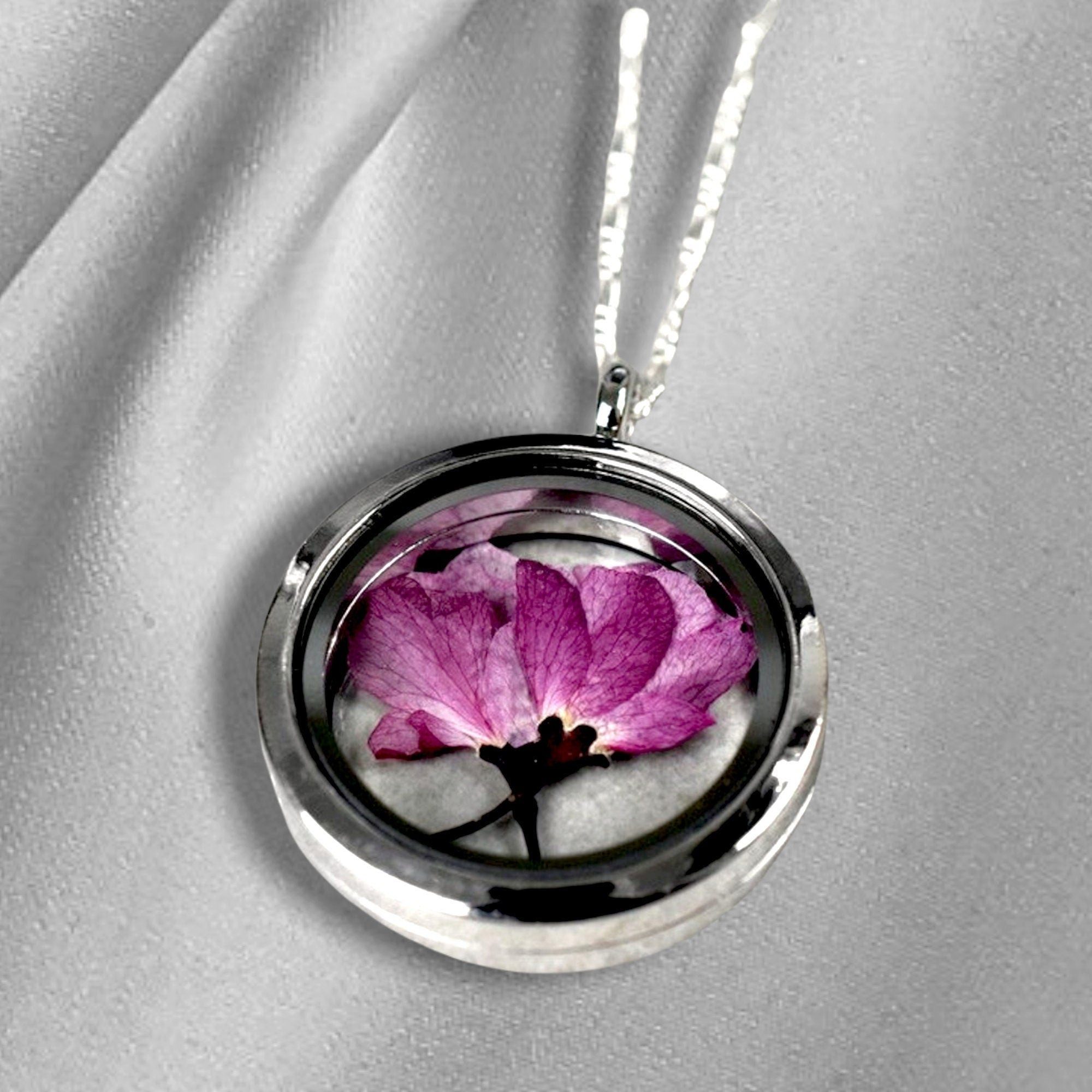 MadamLili Kette mit Anhänger Japanische Kirschblüte günstig online kaufen