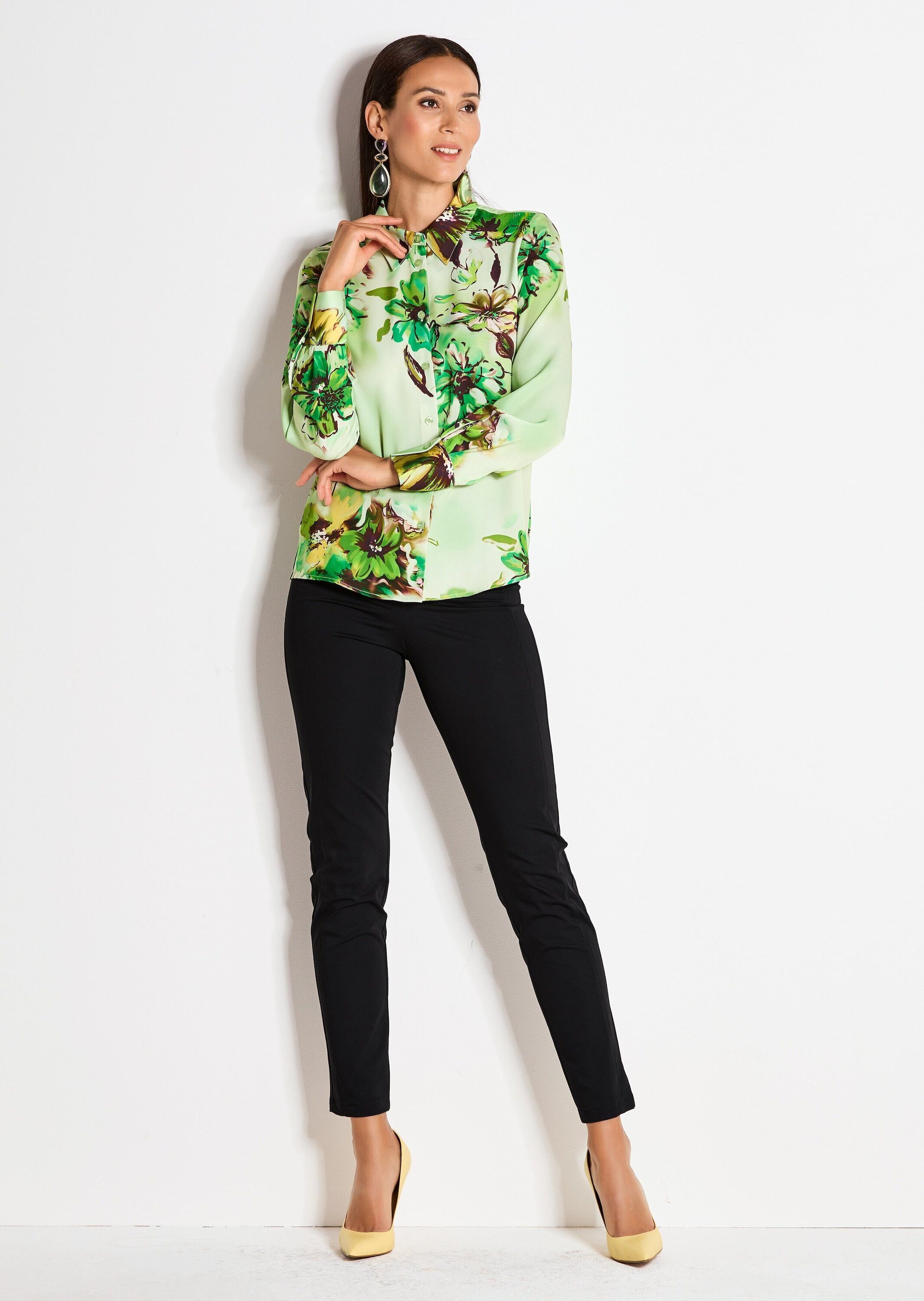 MADELEINE Langarmbluse Elegante Bluse mit Hemdkragen Florales-Muster, Knopfleiste, lange Ärmel