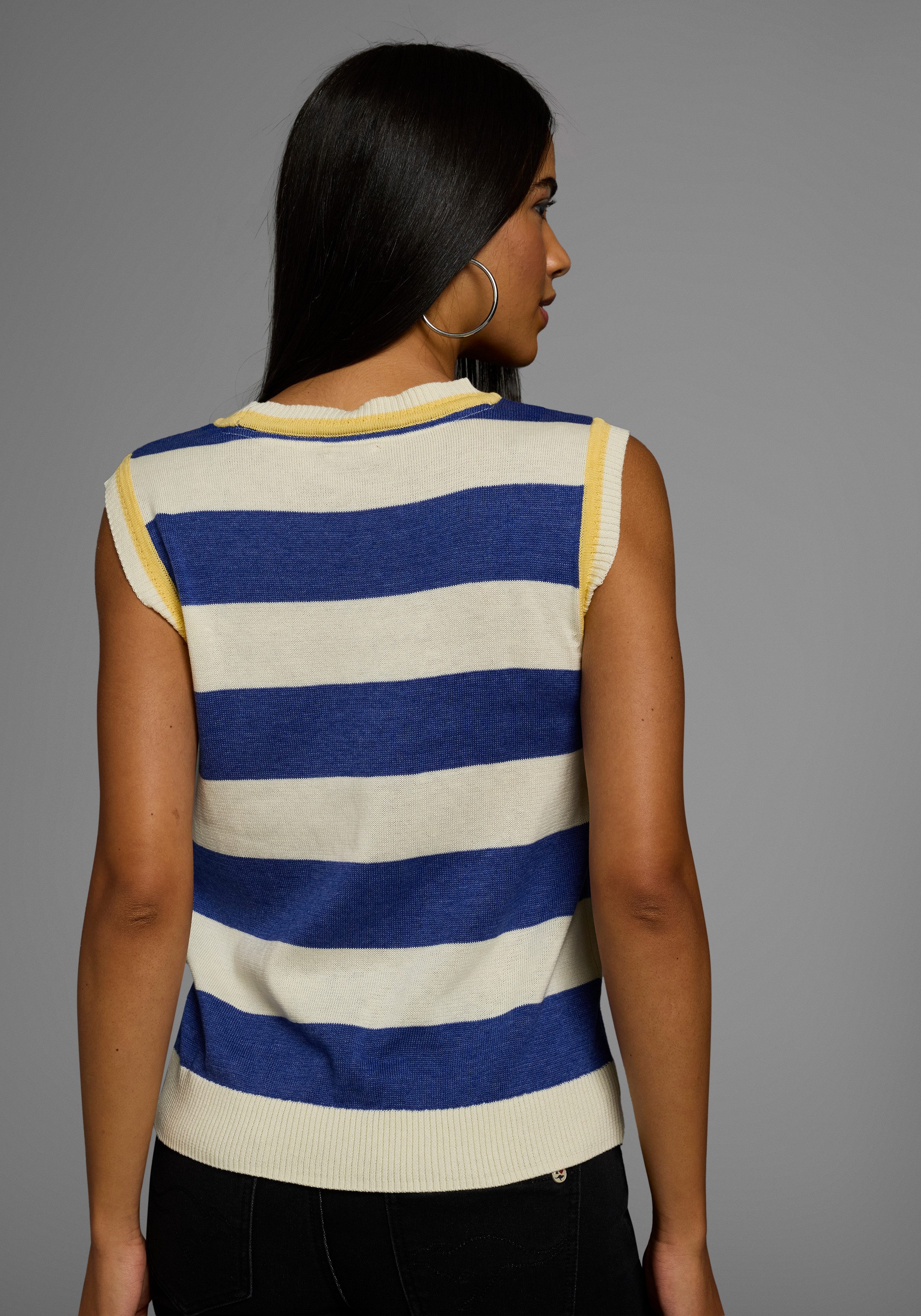 KangaROOS Pullunder mit Blockstreifen und Knopfleiste günstig online kaufen