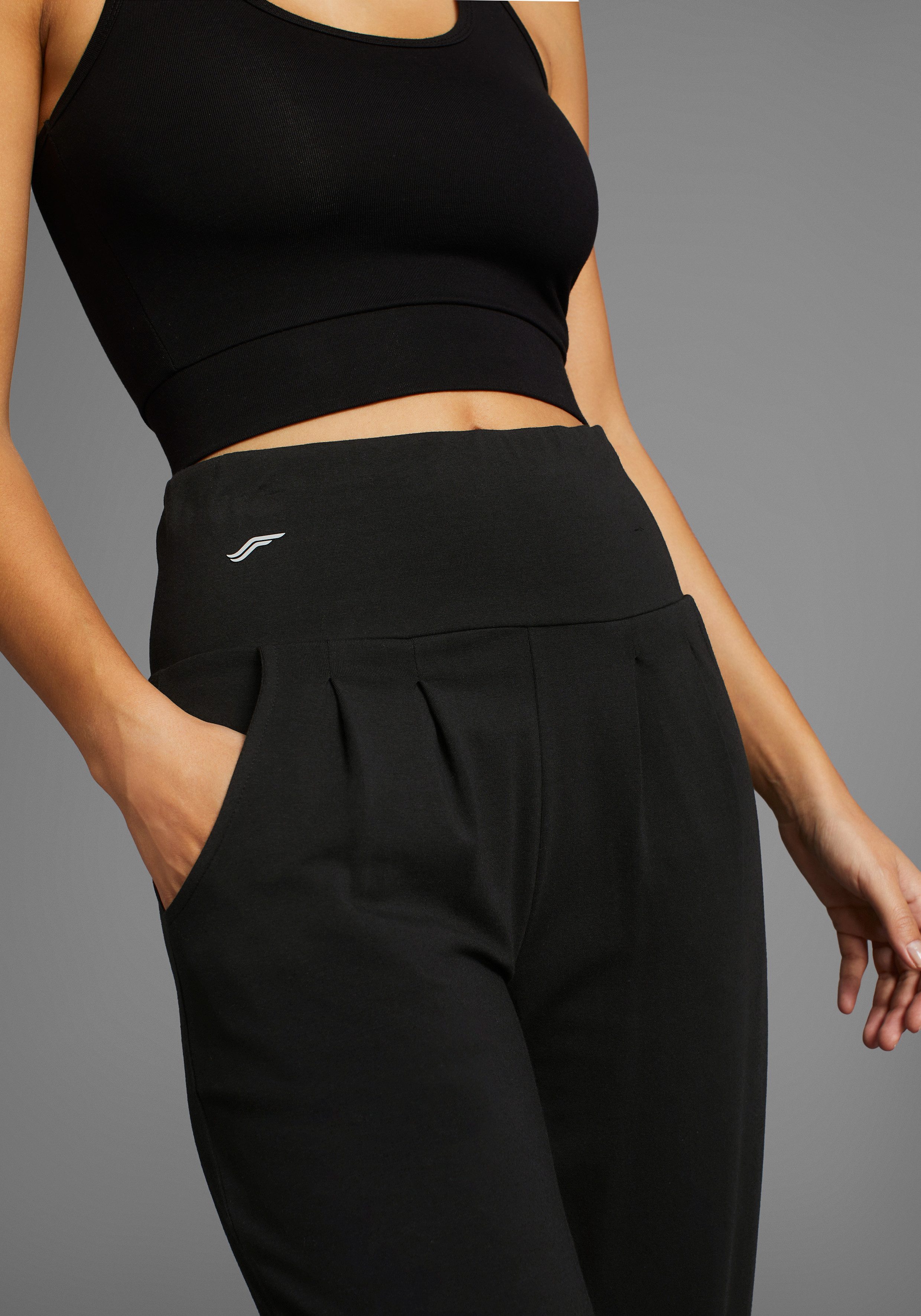 FAYN SPORTS Yogahose Zwei seitliche Eingrifftaschen & breiter Bund für sicheren Sitz