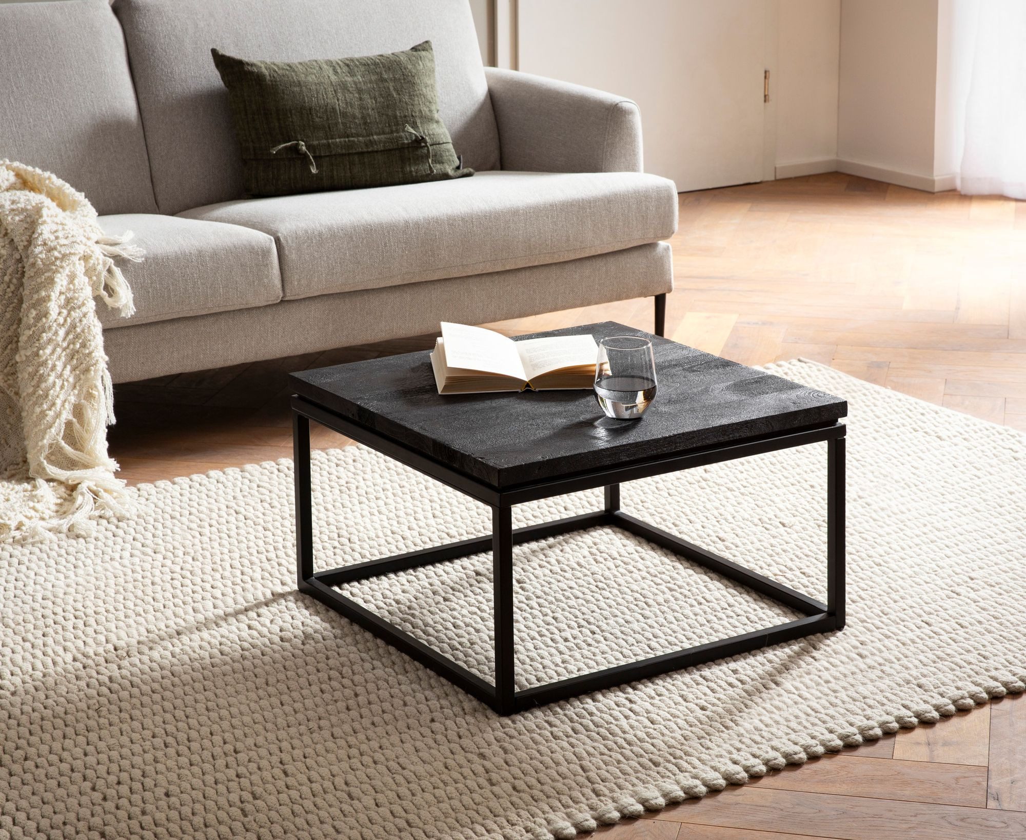 FINEBUY Couchtisch FB60226 quadratisch 60cm Massivholz schwarz Wohnzimmertisch Design (60x60x35 cm Sofatisch Massivholz Metall Schwarz), Kaffeetisch Modern, Wohnzimmertisch Quadratisch