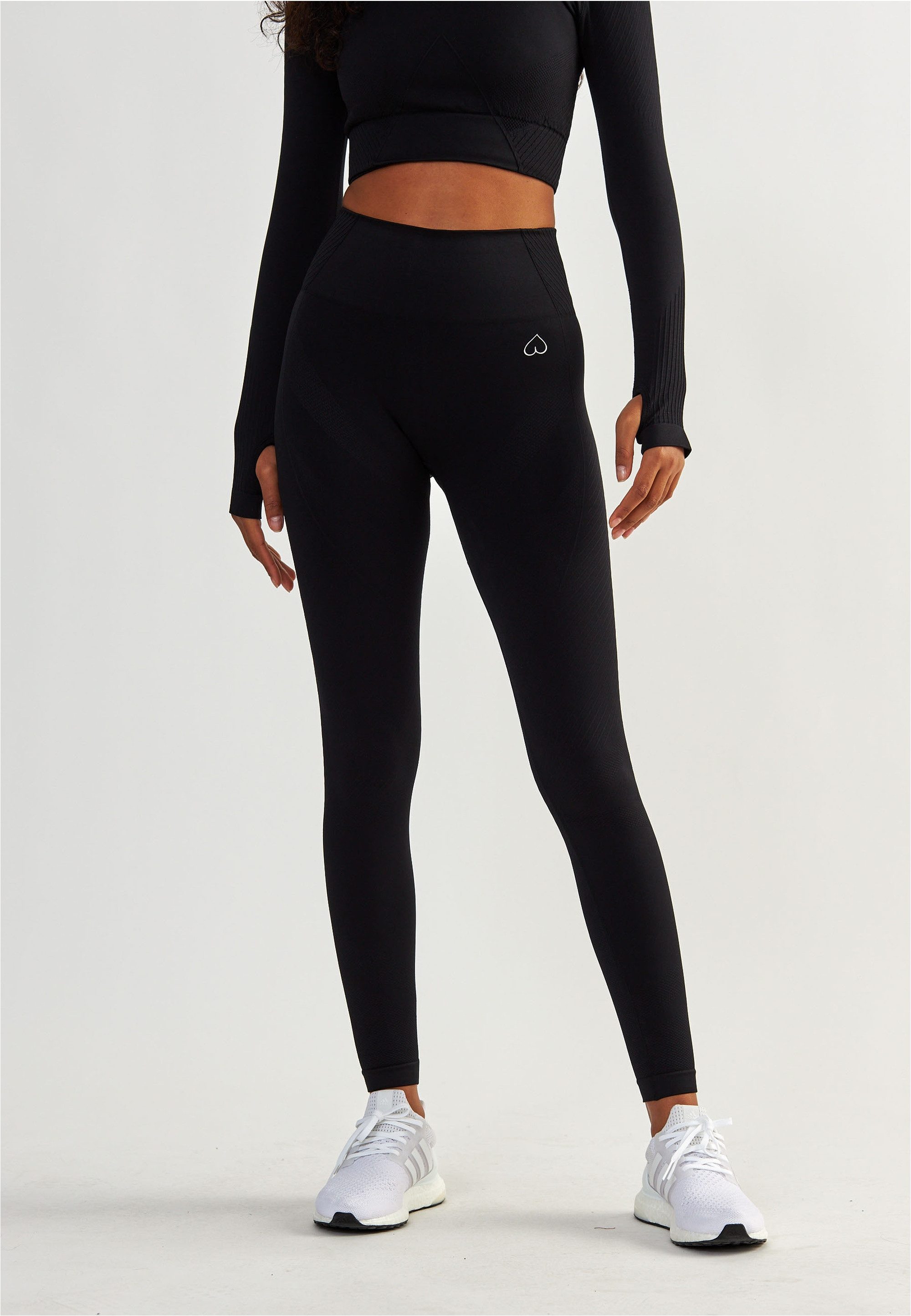 BeShaped Trainingstights Femme Force (1-tlg) mit angesagtem Jacquard-Muster günstig online kaufen