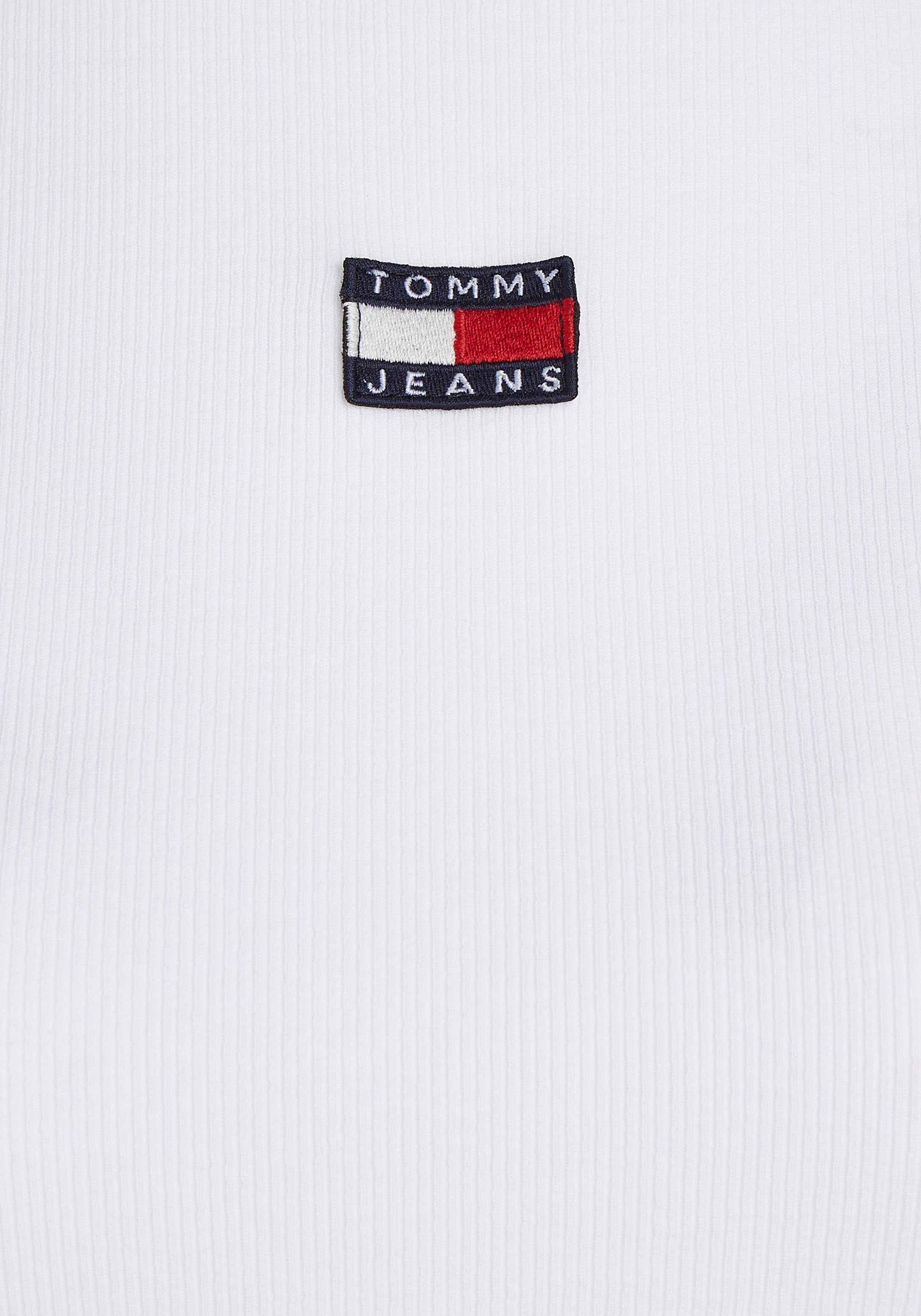 T-Shirt RIB BADGE Tommy XS White TJW mit Jeans BBY Logo-Badge