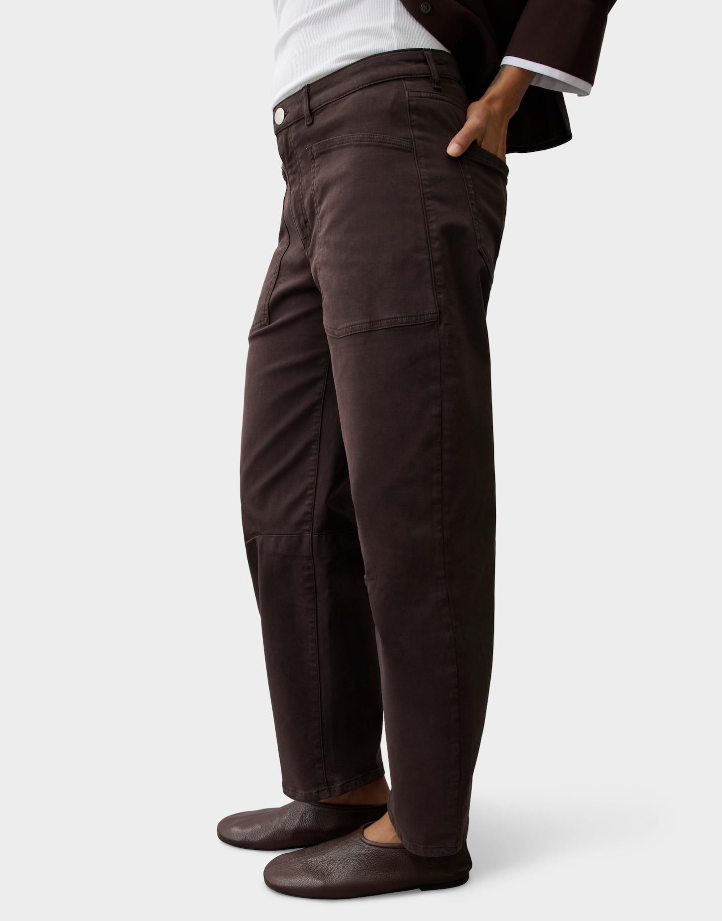OPUS PANTS Relax-fit-Jeans Lisana vibrant aus weichem Satin Ovale Beinform mit Cargotaschen und Abnäher am Knie – Bild 5 von 5