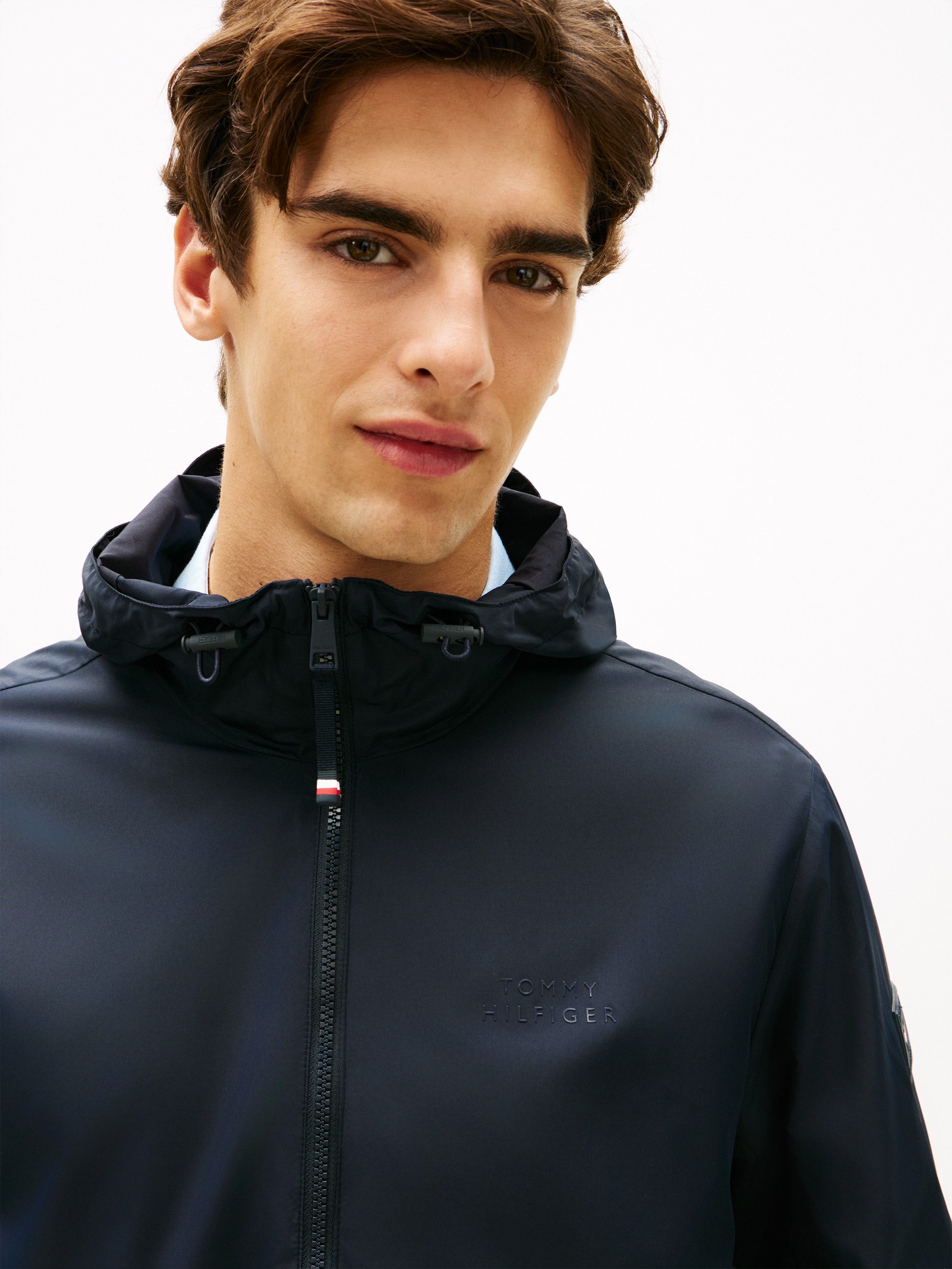 Tommy Hilfiger Allwetterjacke BRANDED HOODED Windjacke Fahrradjacke Packable Regular fit mit Kapuze