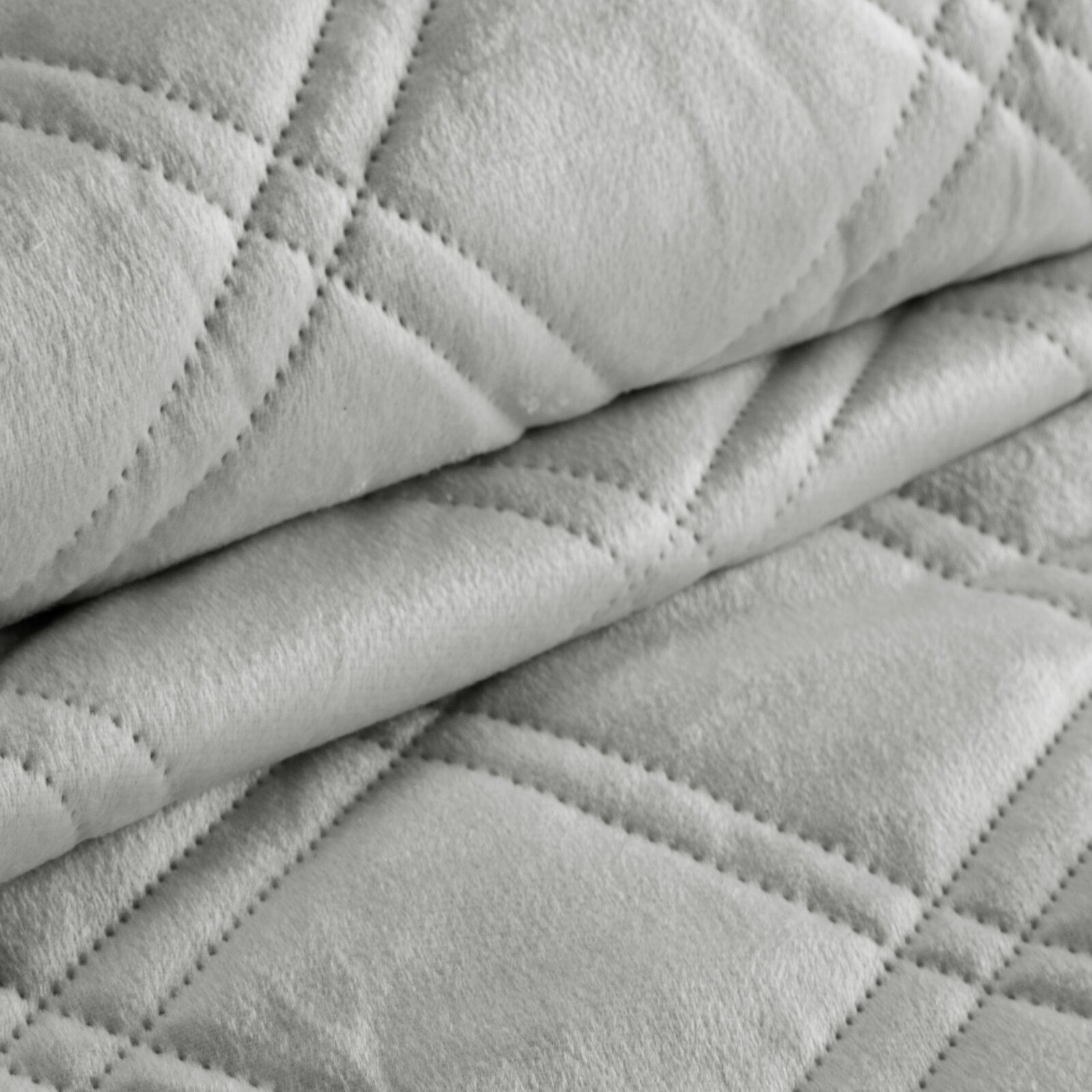 Design91 Tagesdecke Steppdecke LUIZ8 aus Samt Weicher Bett- und Sofaüberwurf, Elegante Bettdecke aus weichem Velours mit Rautenmuster – Bild 4 von 5