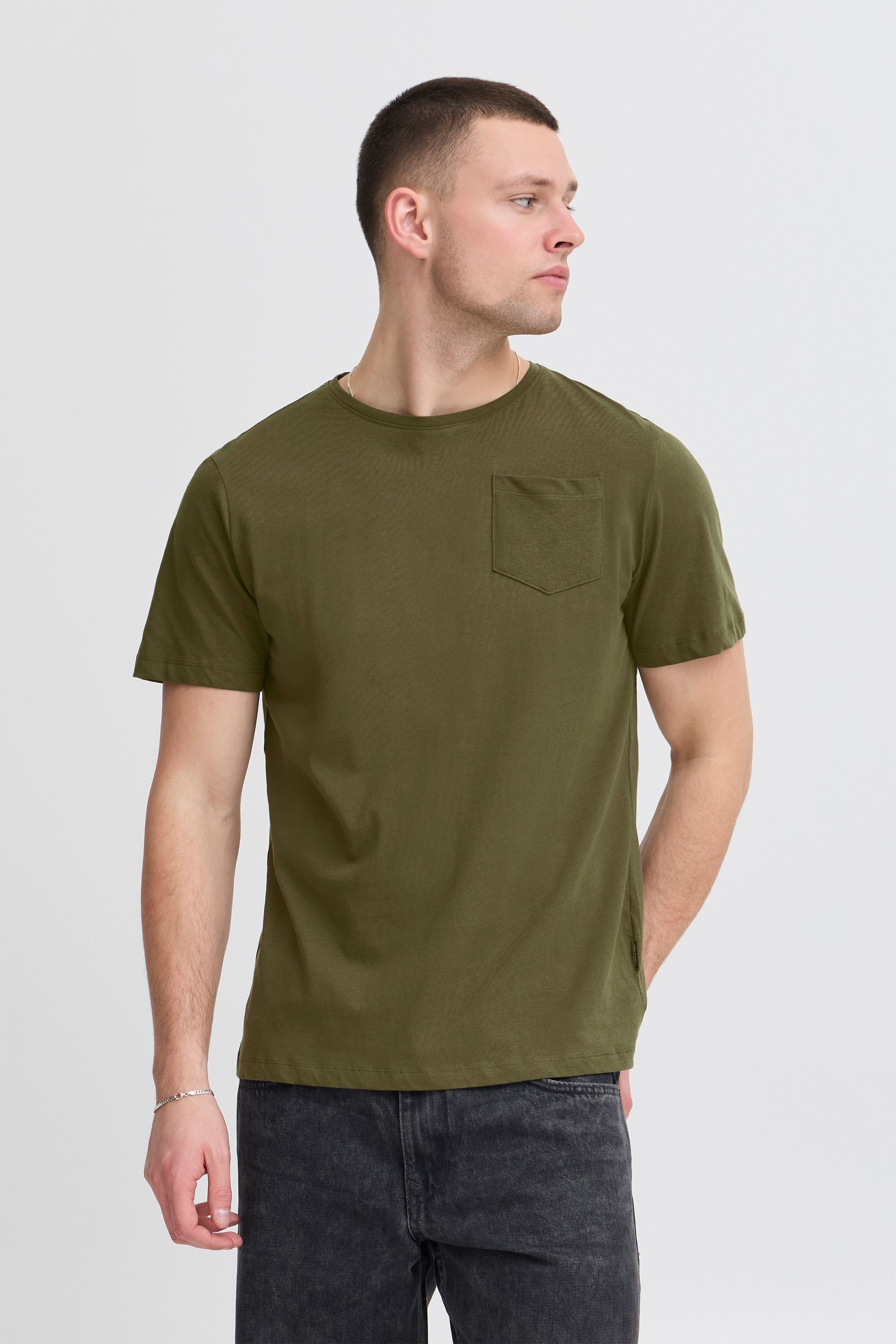 Blend Rundhalsshirt BHJAGO Basic T-Shirt mit Rundhalsausschnitt und Brustta günstig online kaufen