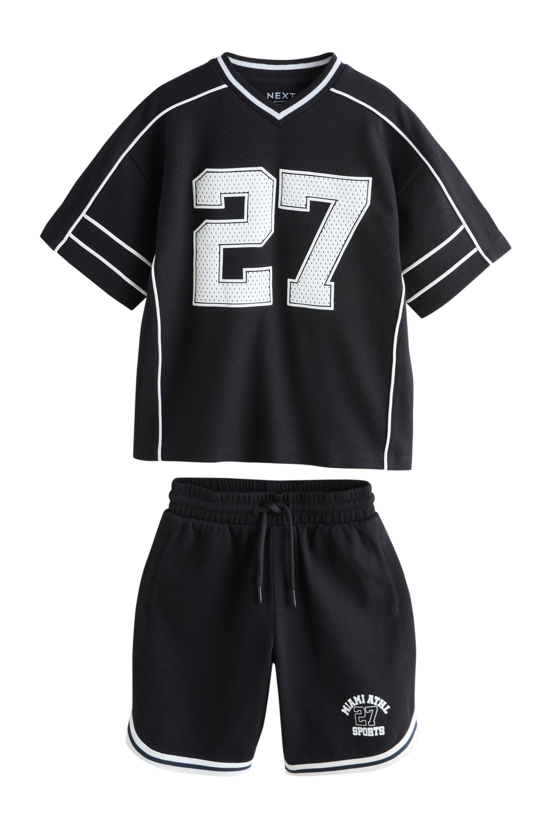 Next T-Shirt & Shorts Varsity T-Shirt und Shorts im Set (2-tlg)