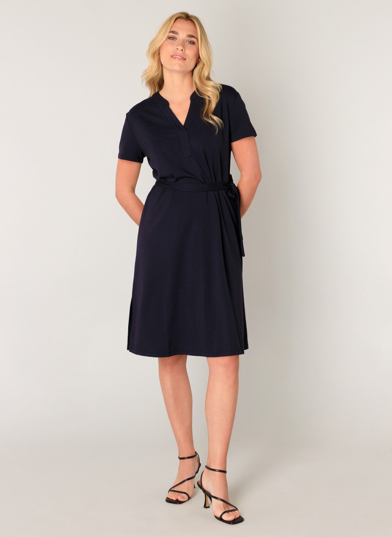 Base Level Sommerkleid YEN mit Bindegürtel günstig online kaufen