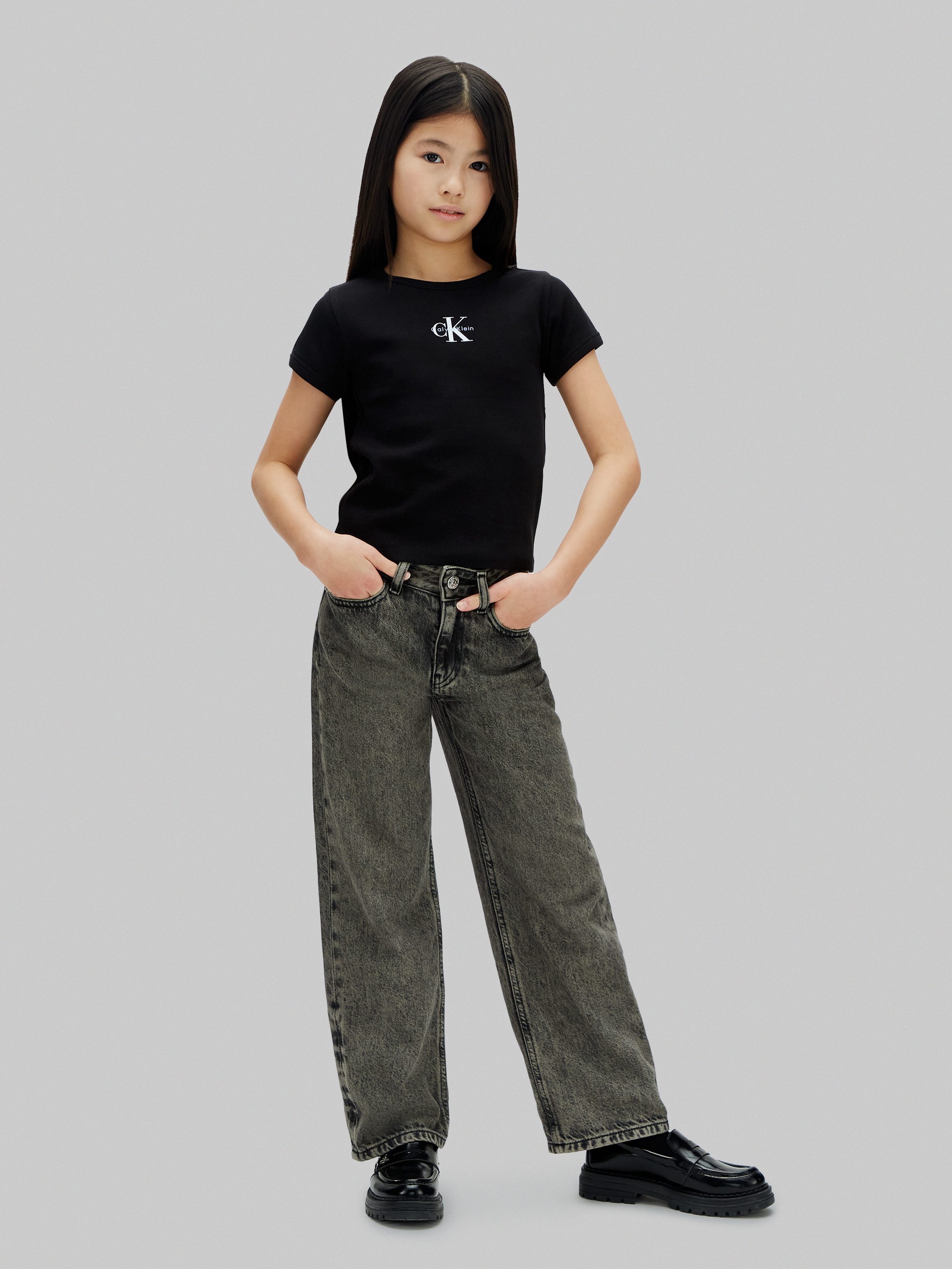Calvin Klein Jeans T-Shirt MONOLOGO BABY TEE Regular fit für Kinder, mit Logoschriftzug – Bild 2 von 5