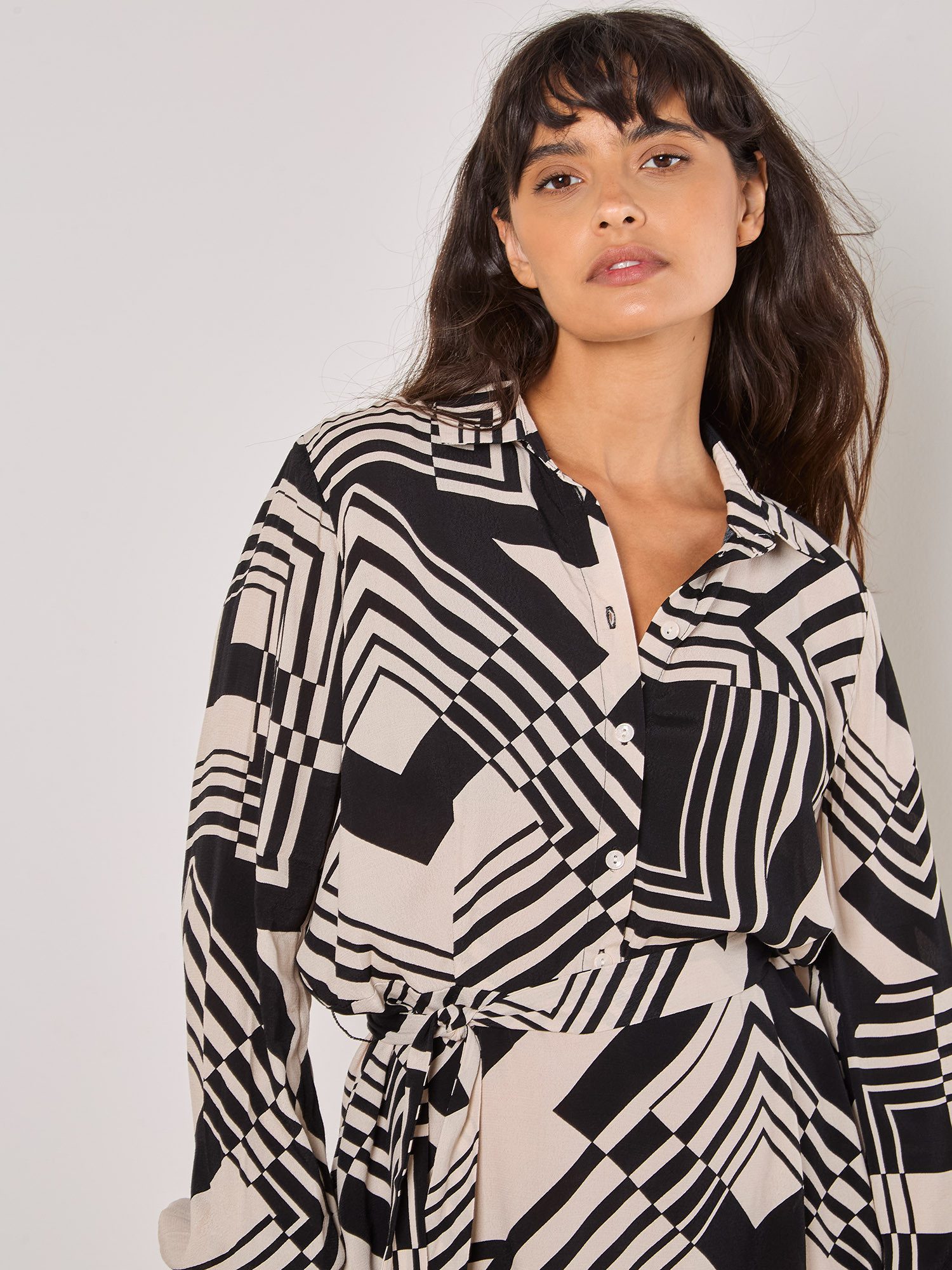 Apricot Minikleid Graphic Squares Hemdkleid (2-tlg) mit Bindegürtel günstig online kaufen