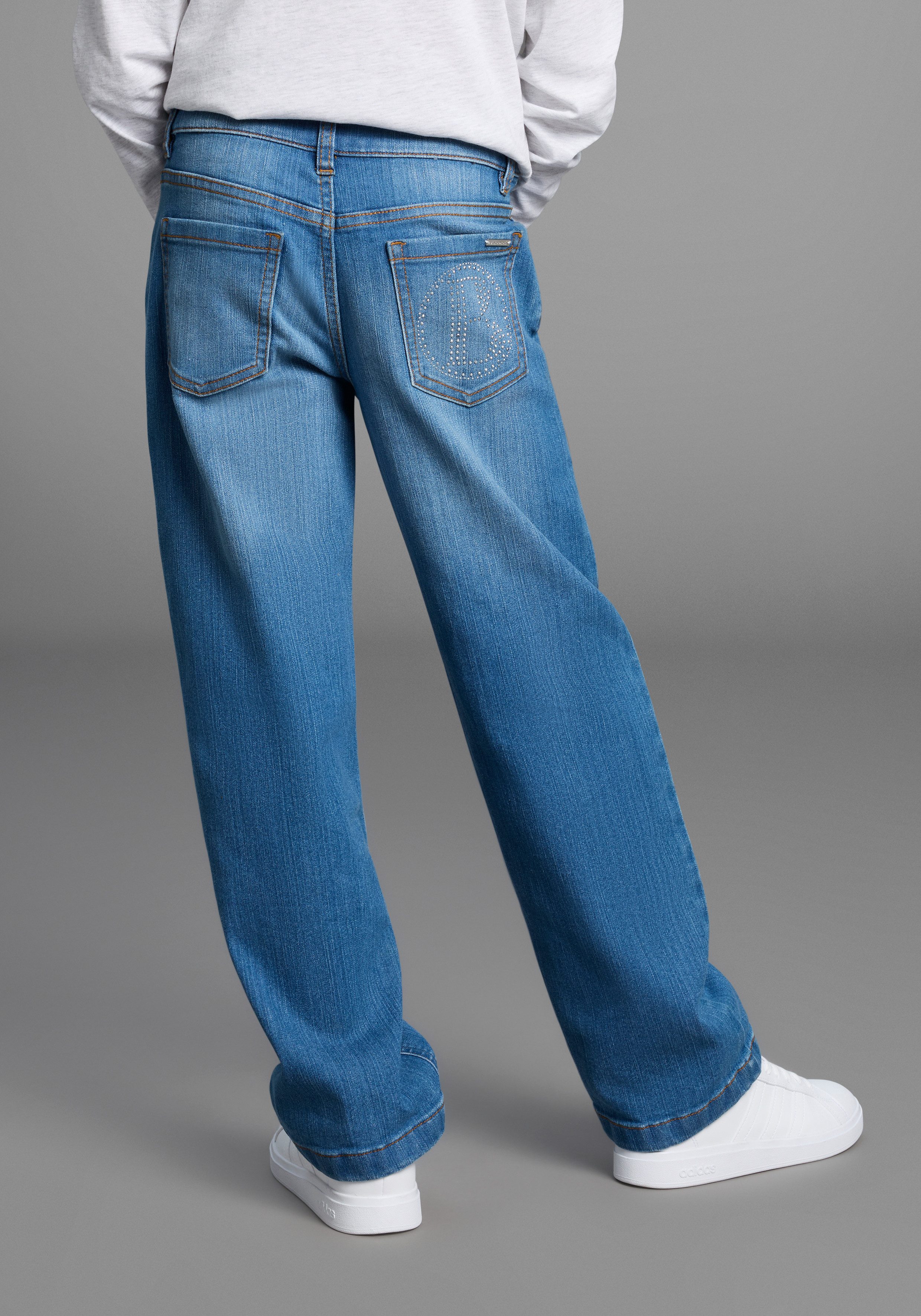 Bruno Banani Loose-fit-Jeans Gerade Stretchjeans mit Strass-Steinen auf Po-Tasche für Mädchen Für TEENS, Loose fit Stretchjeans