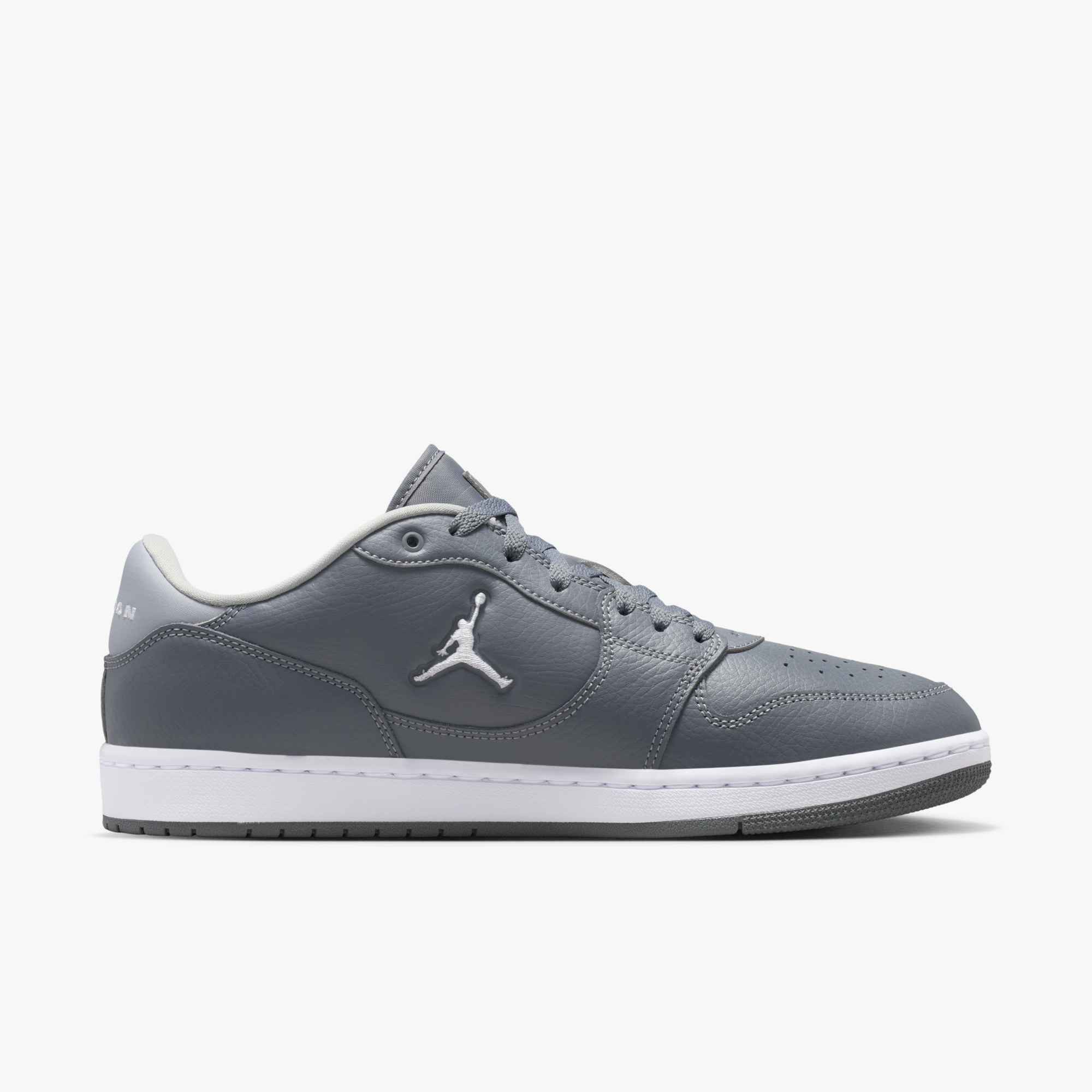 Jordan Jordan Court Connect Low Sneaker inspiriert vom Look des Air Jordan 1
