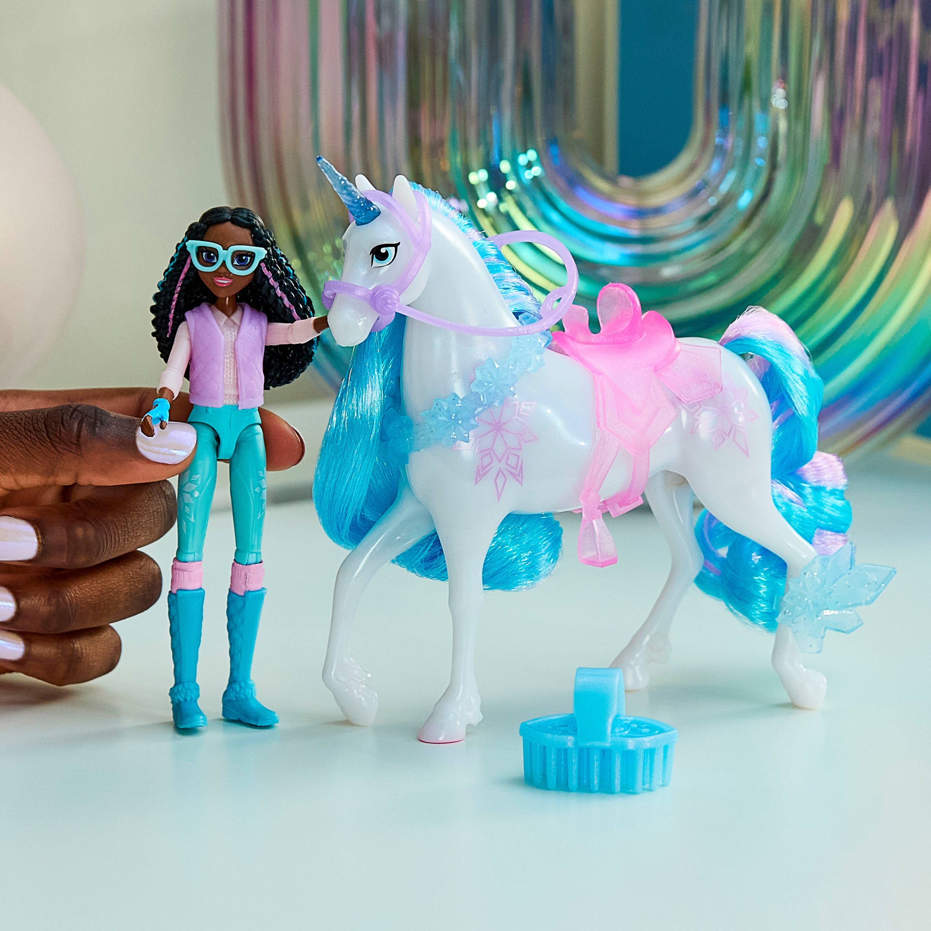 Spin Master Anziehpuppe Unicorn Academy - Layla & Einhorn Glacier, mit echter Mähne – Bild 4 von 5