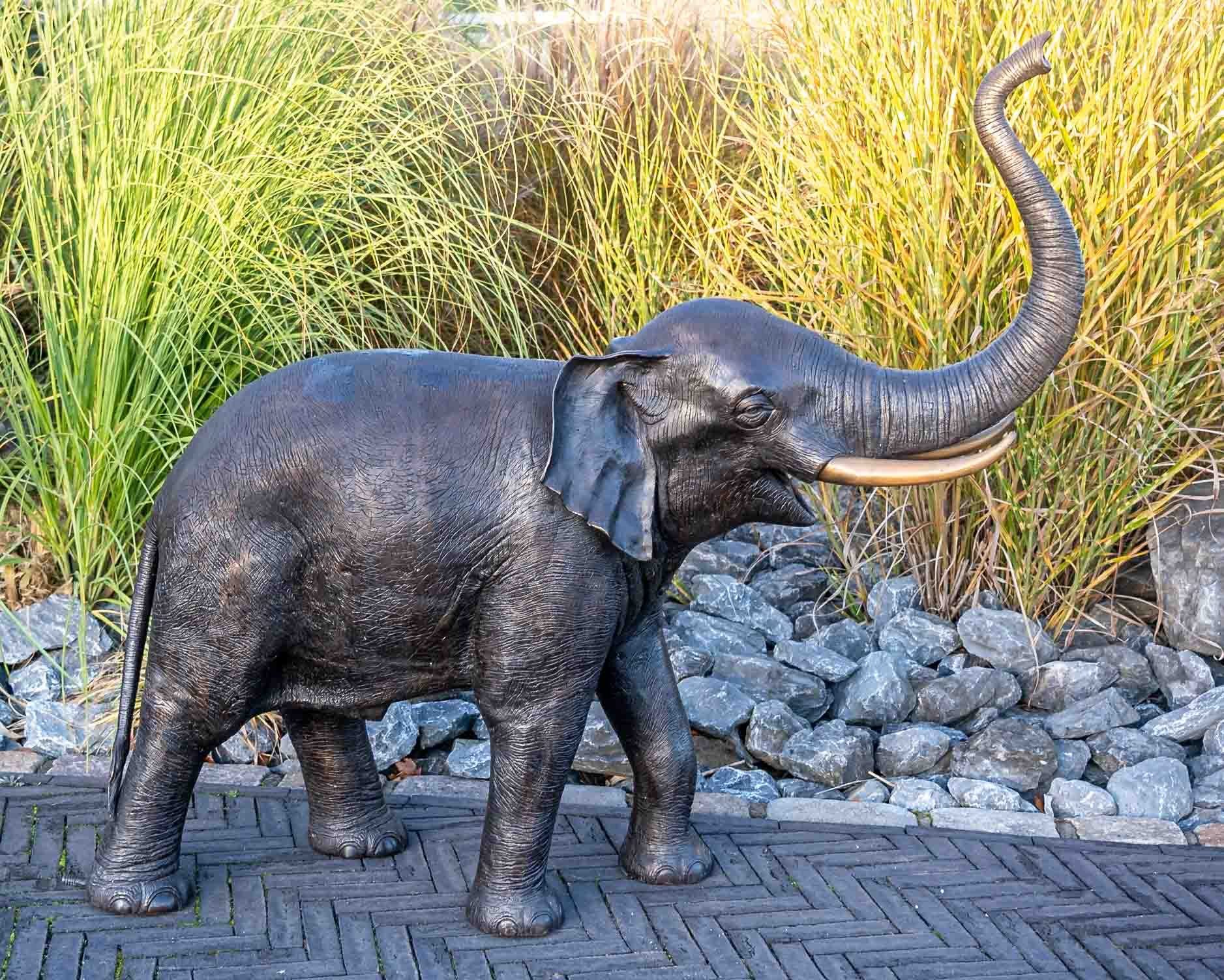 Gartenfigur Elefant IDYL IDYL Bronze-Skulptur Bronze wasserspeiend,