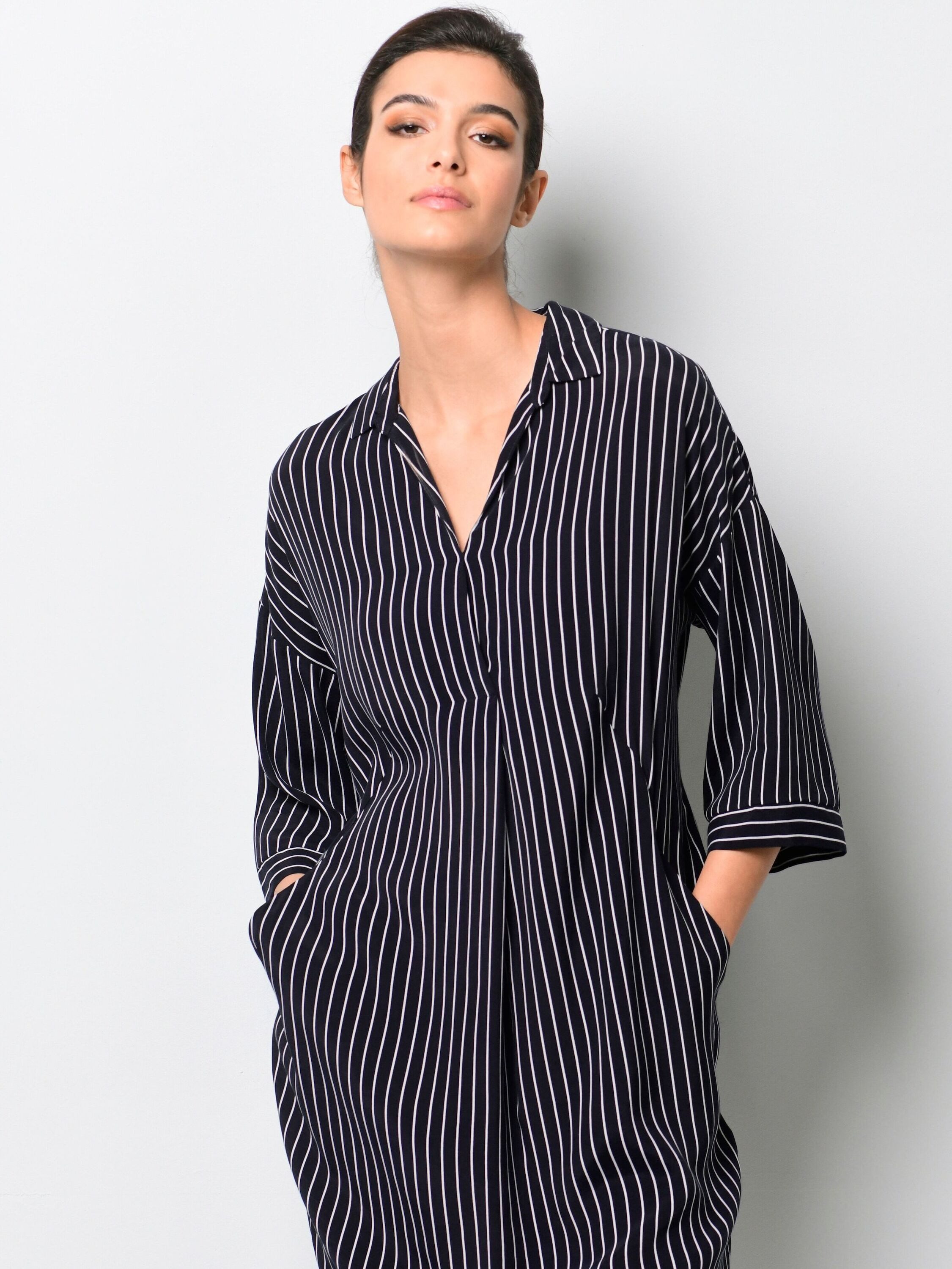 Alba Moda Midikleid Kleid mit V-Ausschnitt