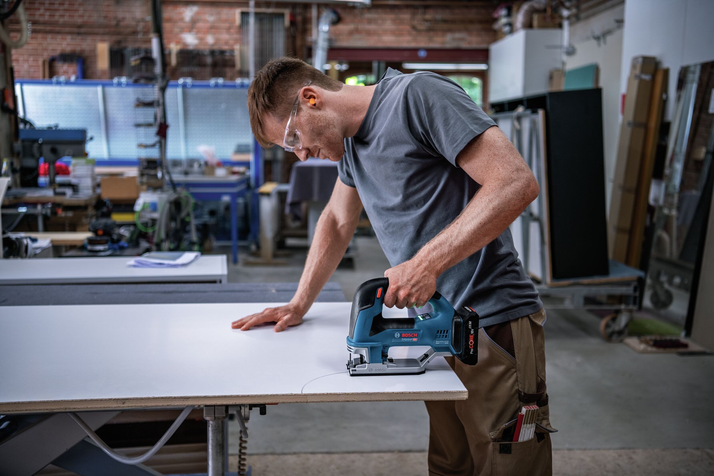 BOSCH Akku-Stichsäge GST 18V-155 BC, Ohne Akku - im Karton