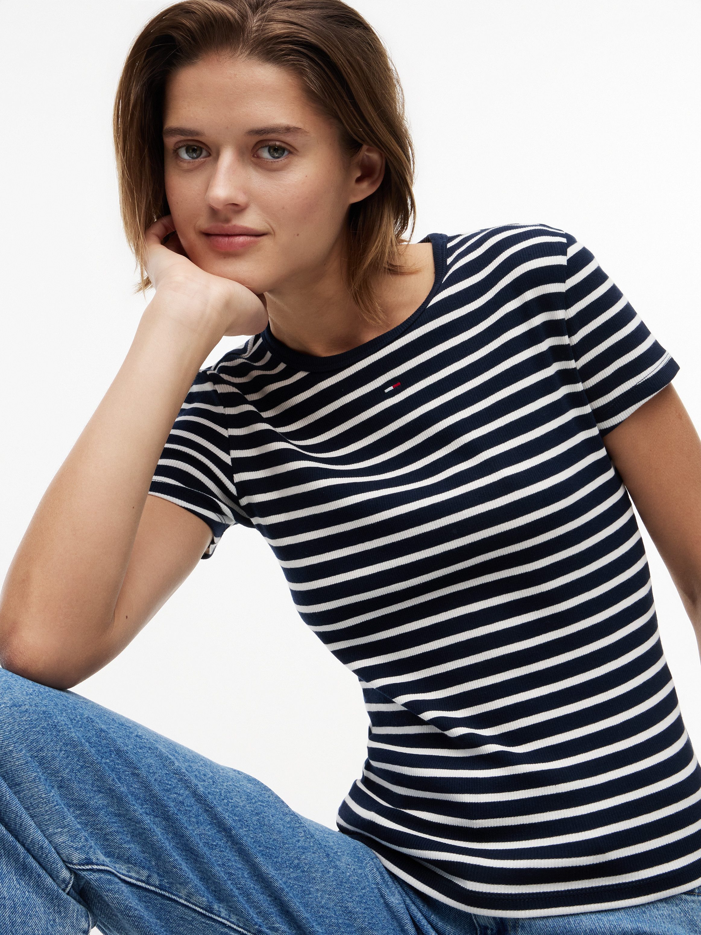 Tommy Jeans Kurzarmshirt TJW SLIM ESSENTIAL RIB SS EXT mit gerippter Struktur