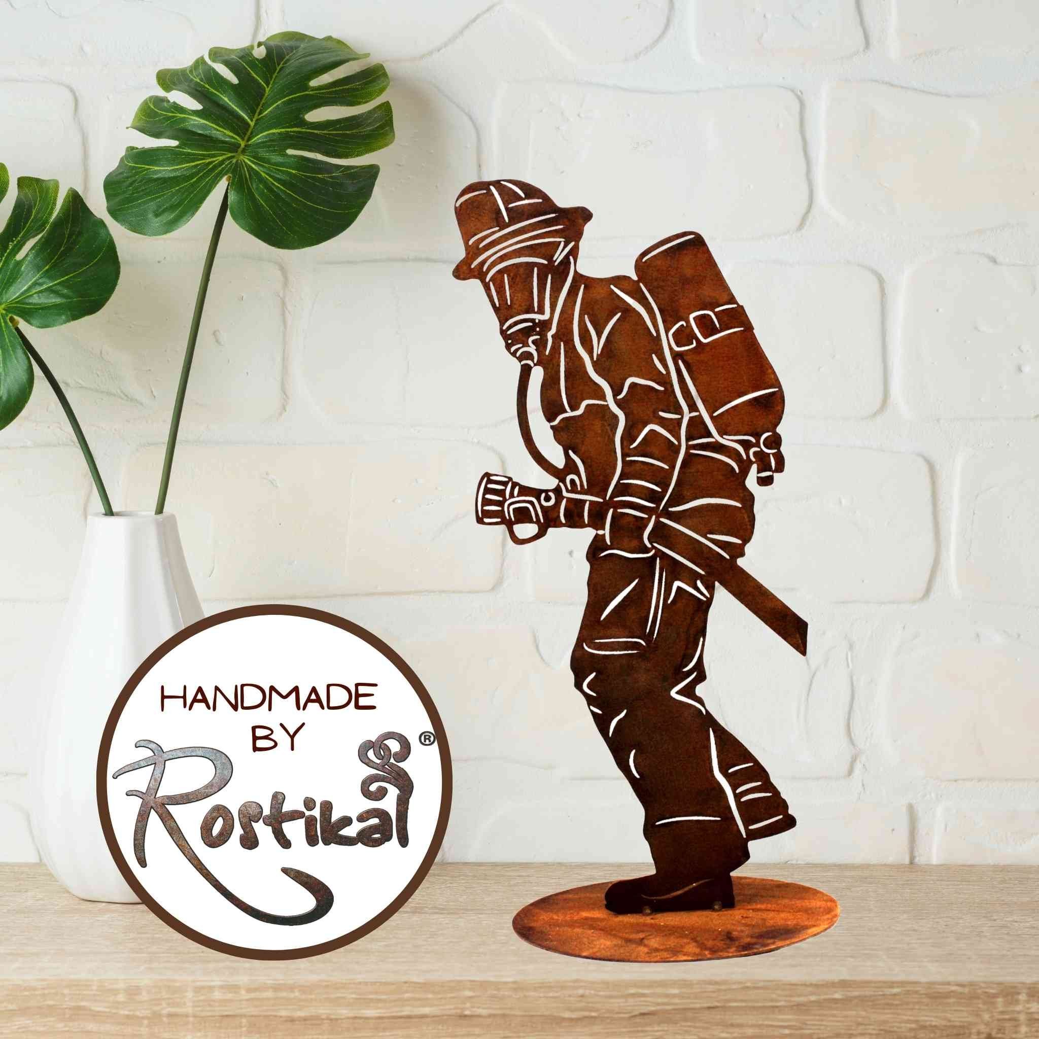 Rostikal Dekofigur Feuerwehrmann Gartendeko Rost Deko, handmade