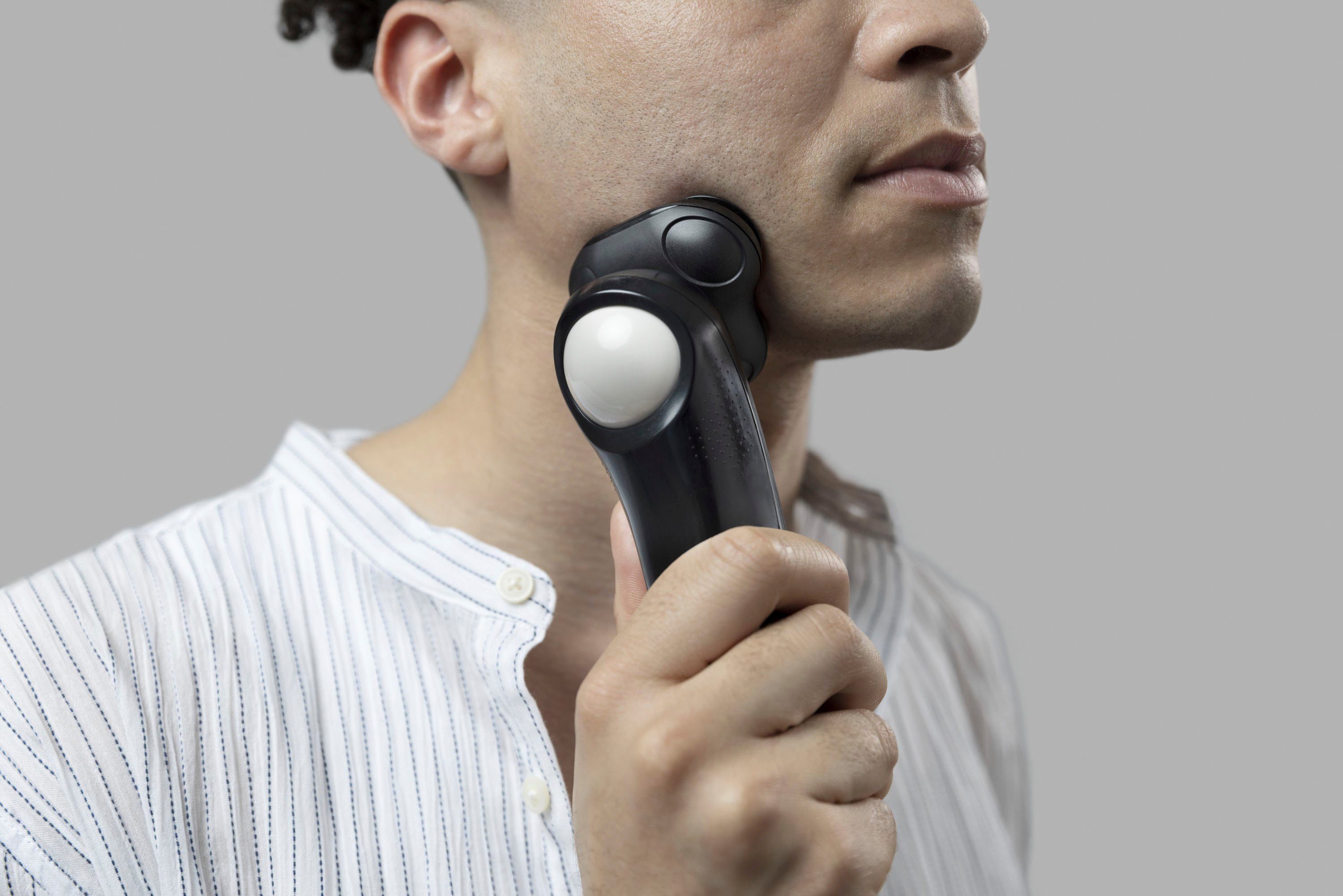 Remington Elektrorasierer Rotationsrasierer Limitless X5 XR1750, Aufsätze: 1, Nass-&Trockenrasur, 360° PivotBall Drehgelenk, akkubetrieben (50 min)