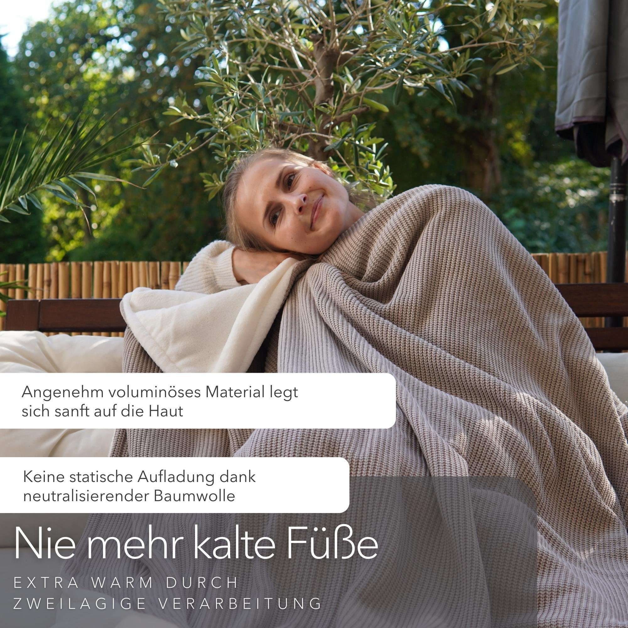 Wohndecke flauschige Kuscheldecke, wärmende Couchdecke im Strick Design, blanketino, Stilvolle Sofadecke, Überdecke in Champagner Farben