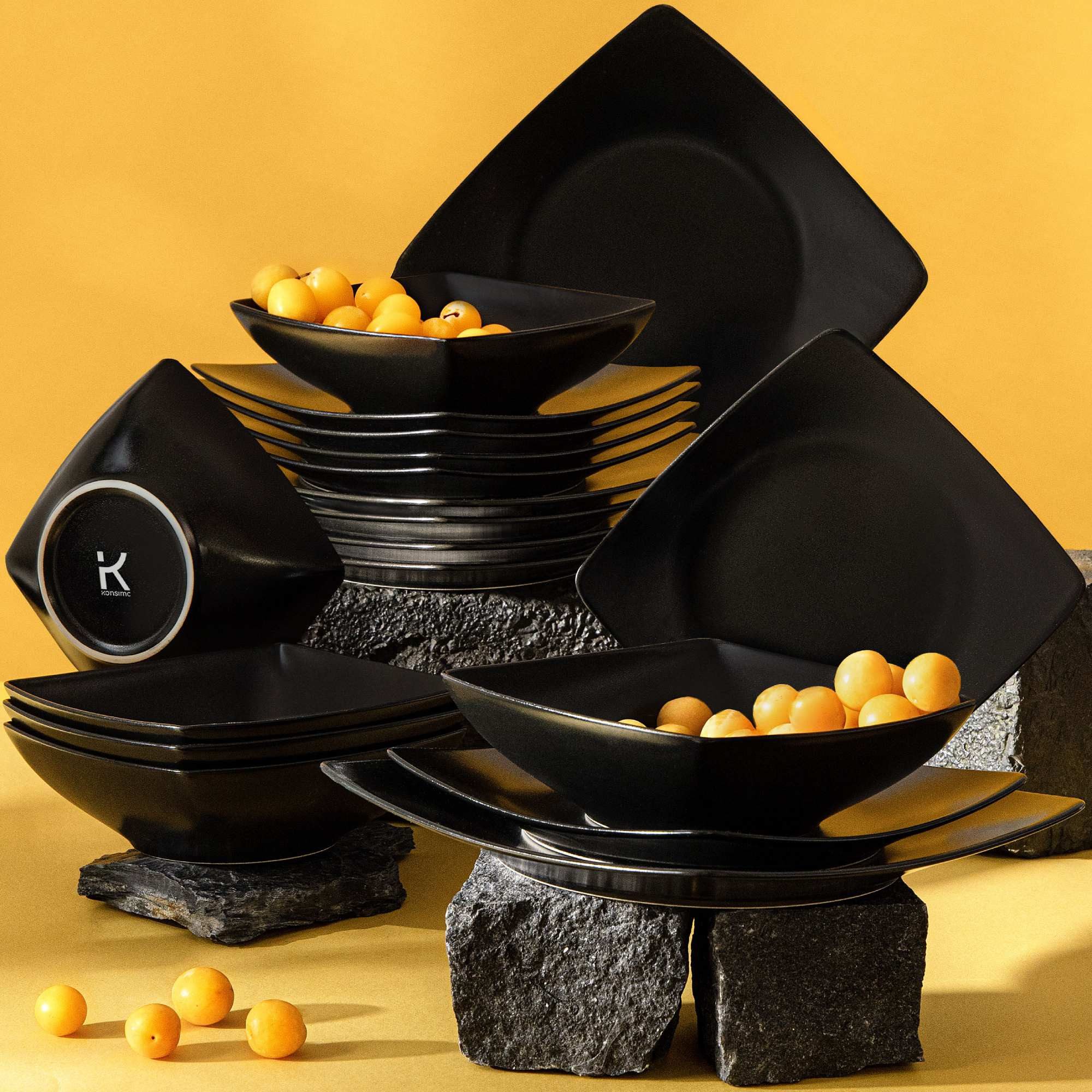 KONSIMO® Tafelservice EPIRI Geschirrset Speiseteller Suppenteller Dessertteller 6 Personen (18-tlg), Keramik, quadratisch, Spulmachinen- und Mikrowellengeeignet