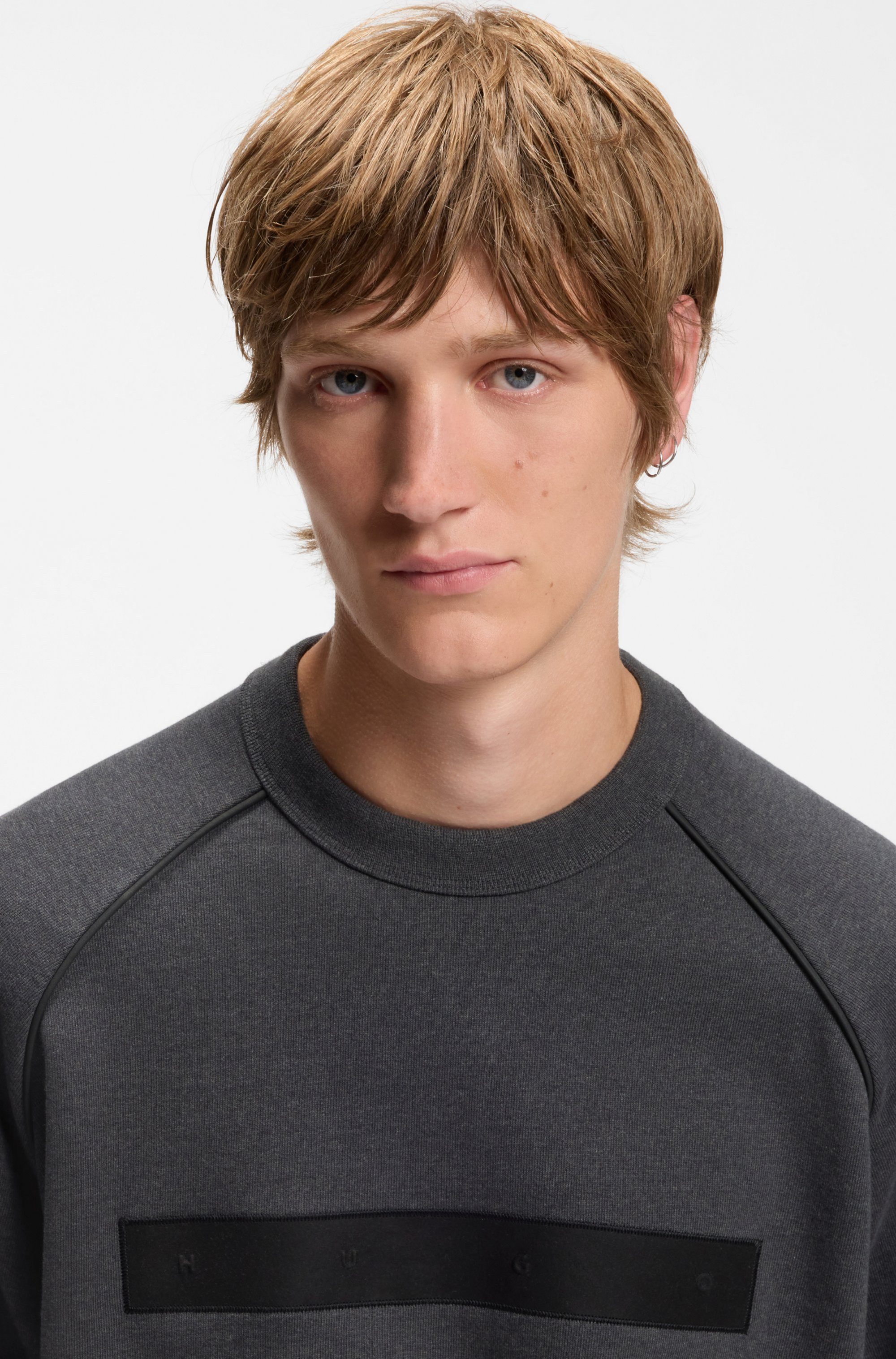 HUGO Sweatshirt Dalim Rundhalsausschnitt, Relaxed Fit, großer Badge