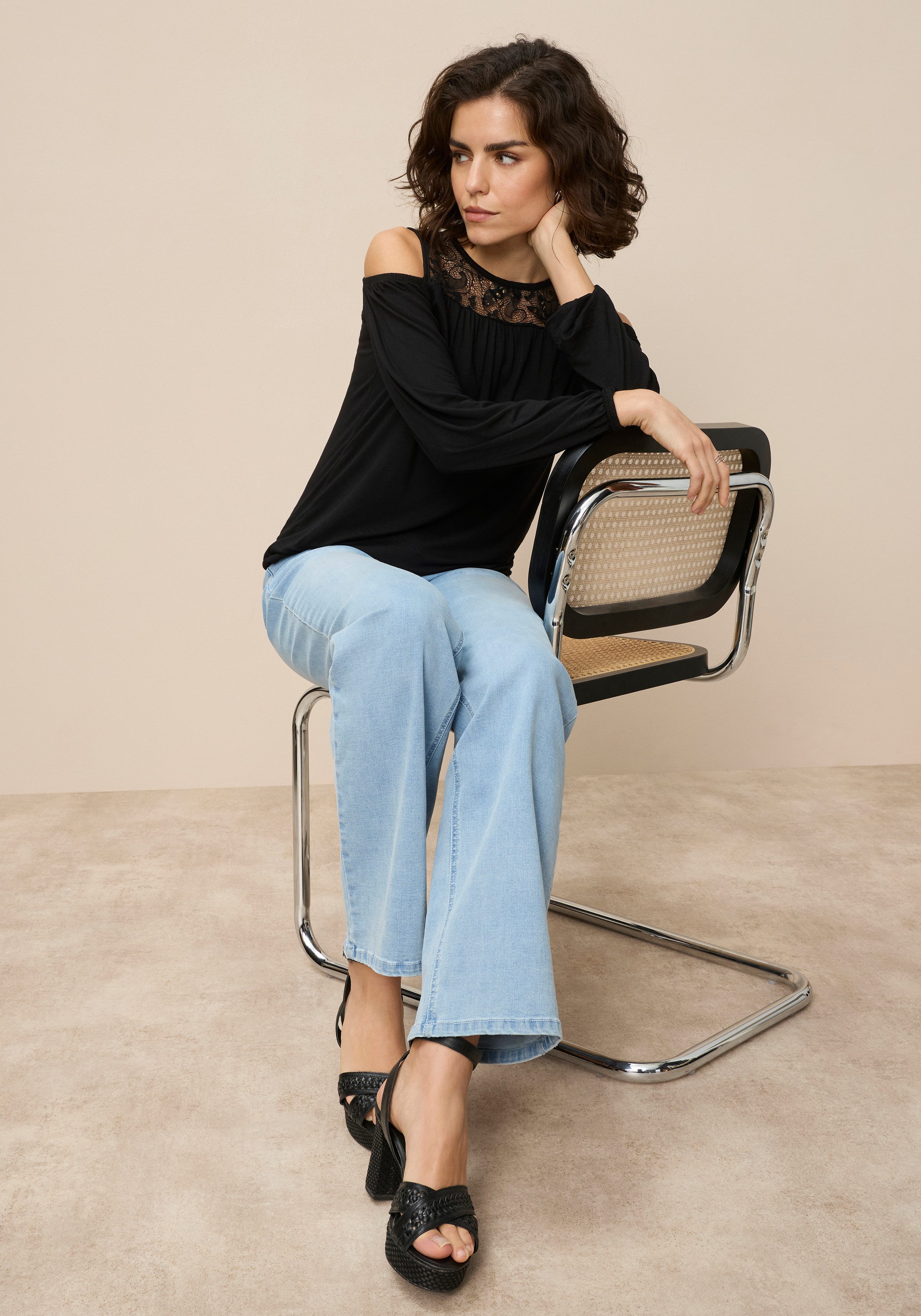 Laura Scott Langarmshirt aus Viskosemischung, figurumspielende Passform, elastisches Material – Bild 5 von 5