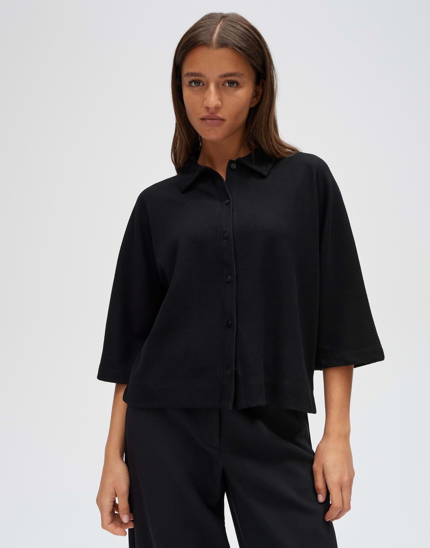 OPUS Sweatshirt Gesamo aus weicher Sweatware Verkürzte Silhouette mit 3/4-Ärmeln und Seitenschlitzen