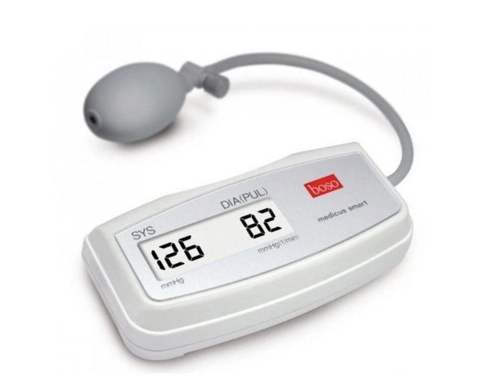 boso Oberarm-Blutdruckmessgerät Medicus Smart Blutdruckmessung mit Arrhythmie-Erkennung, Memomatic für ein schonendes Aufpumpen, Einfache Anwendung, Top für unterwegs