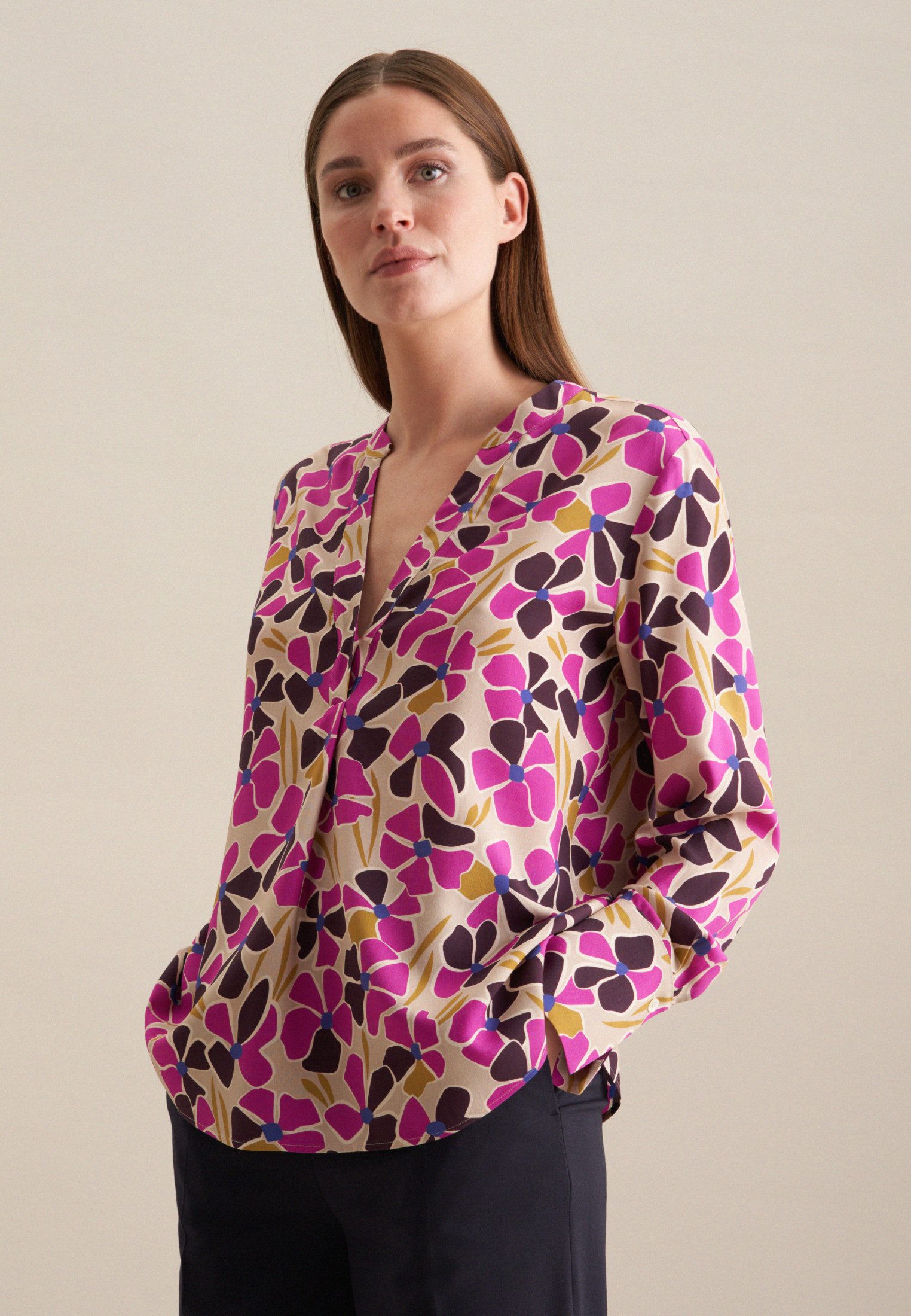 Klassische Bluse Schwarze Rose