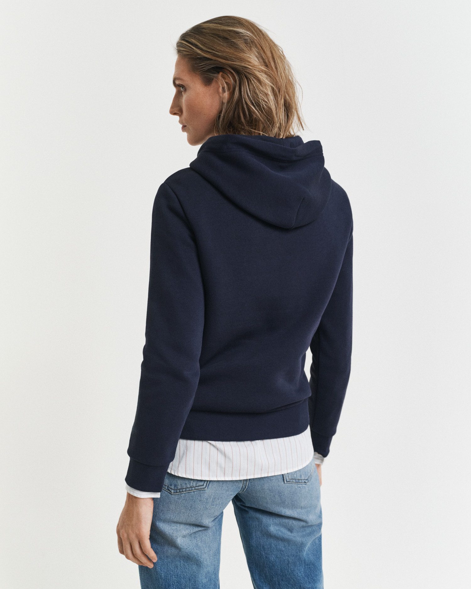 Gant Hoodie REG TONAL SHIELD HOODIE Ton in Ton Stickerei, Rippbündchen günstig online kaufen