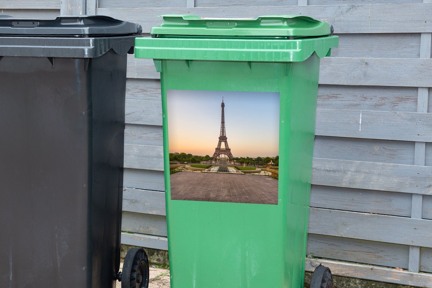 Wandsticker Mülleimer-aufkleber, St), Eiffelturm Abfalbehälter Paris Container, - Sonnenaufgang MuchoWow - Mülltonne, Sticker, (1