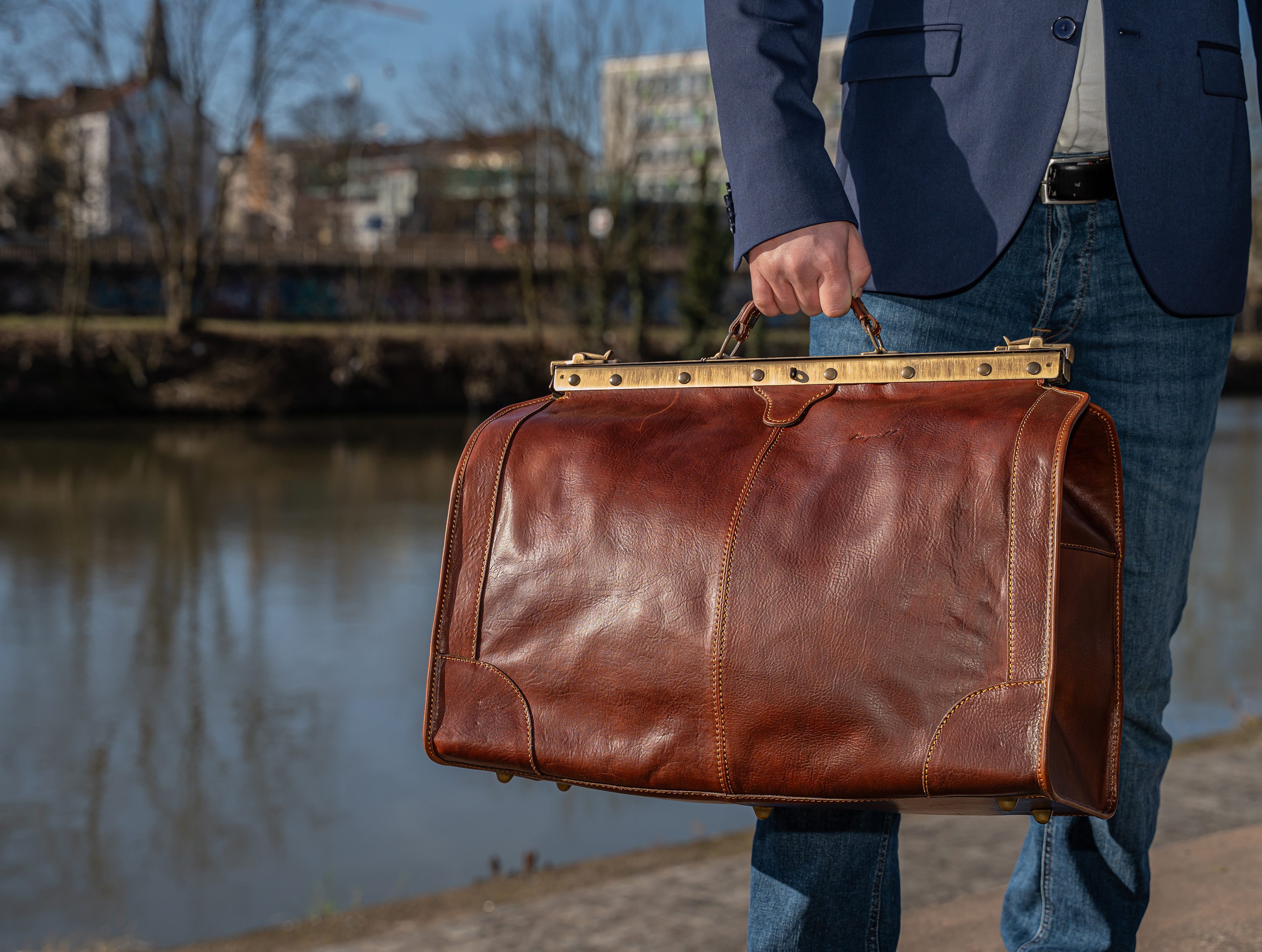 bupell Arzttasche Riziero, Hebammentasche Doktortasche aus pflanzlich gegerbtem Leder