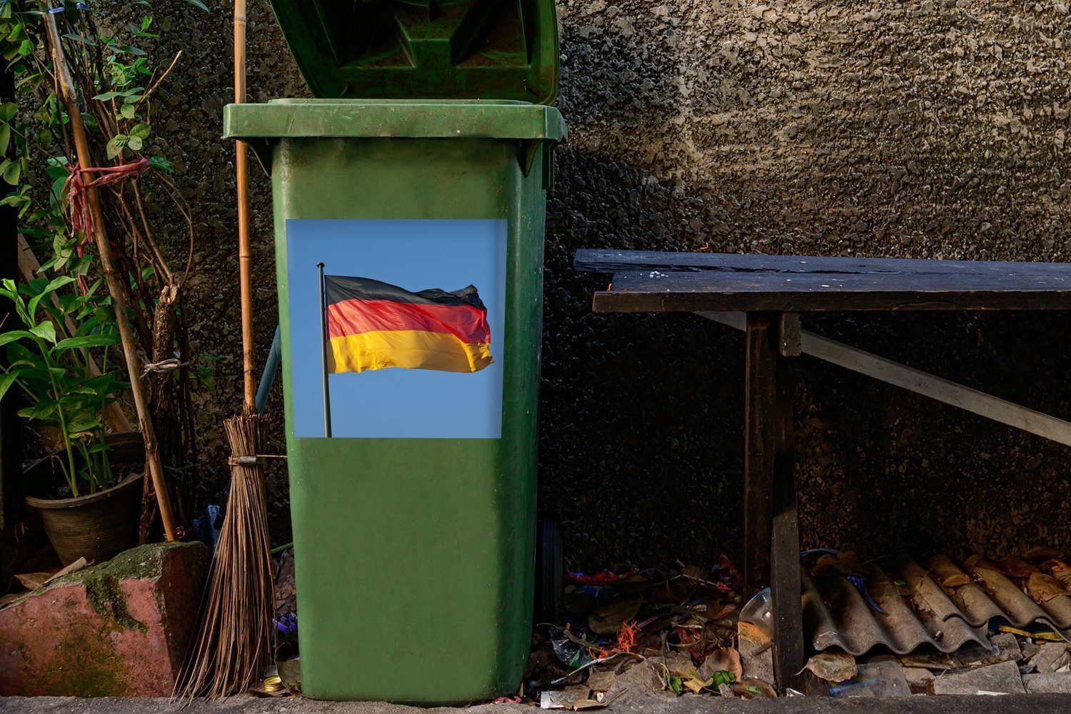 MuchoWow Wandsticker Foto der deutschen Container, (1 Mülltonne, Abfalbehälter St), Sticker, Flagge Mülleimer-aufkleber