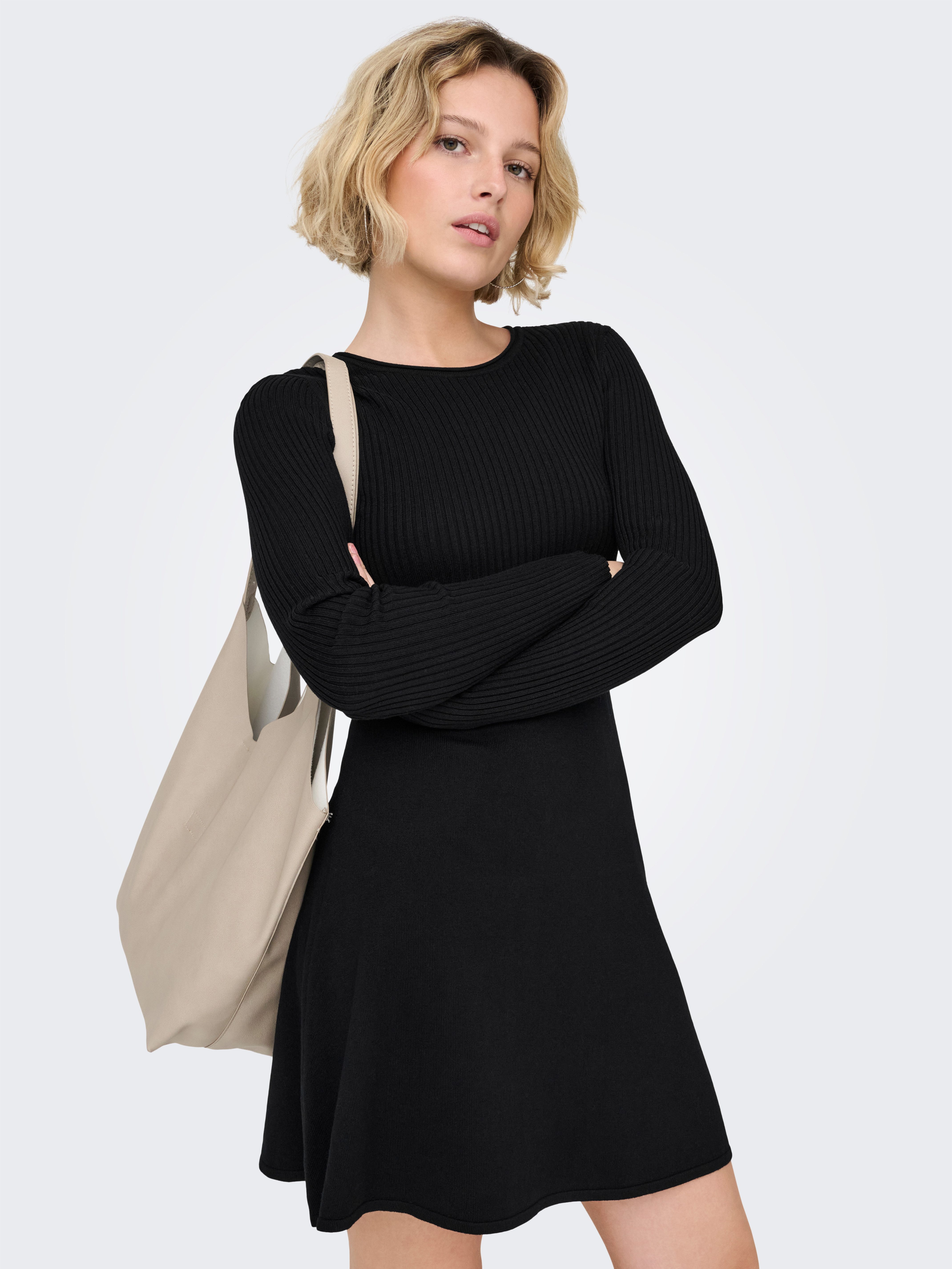ONLY Minikleid ONLMISTY LIFE LS O-NECK RIB DRES EX KNT Viskosemischung, regular fit, Rundhals