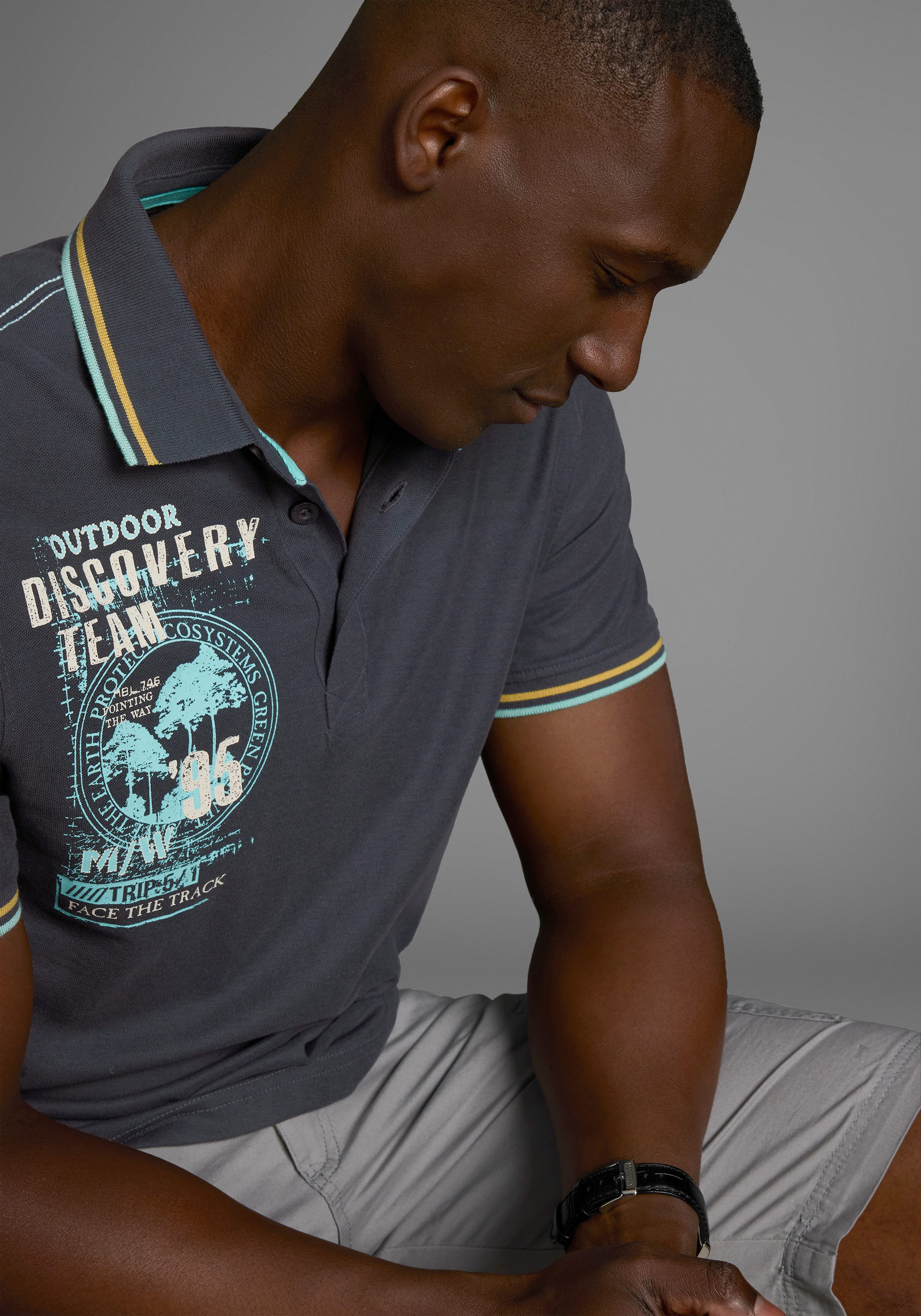 Man's World Poloshirt Kurzarm, lässige Passform, mit trendigem Print, Polokragen