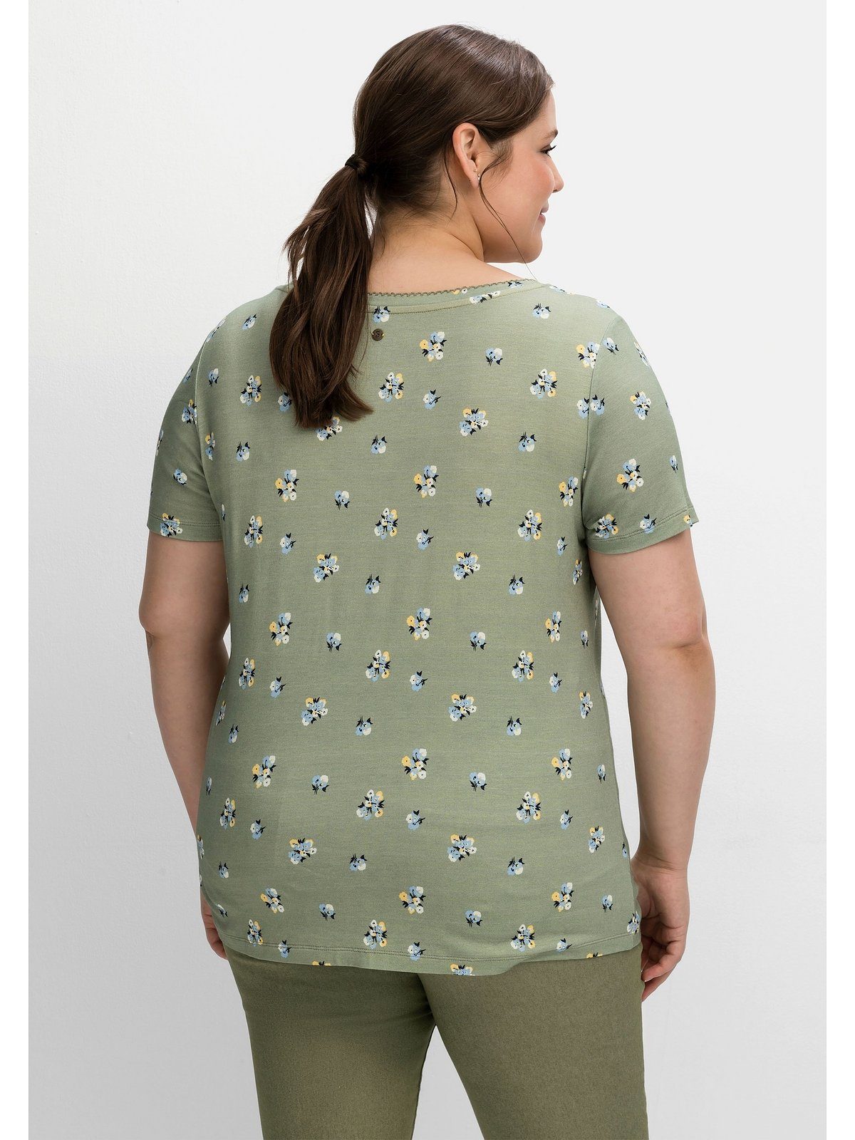 und V-Ausschnitt Größen Allover-Blümchendruck Sheego Große mit T-Shirt