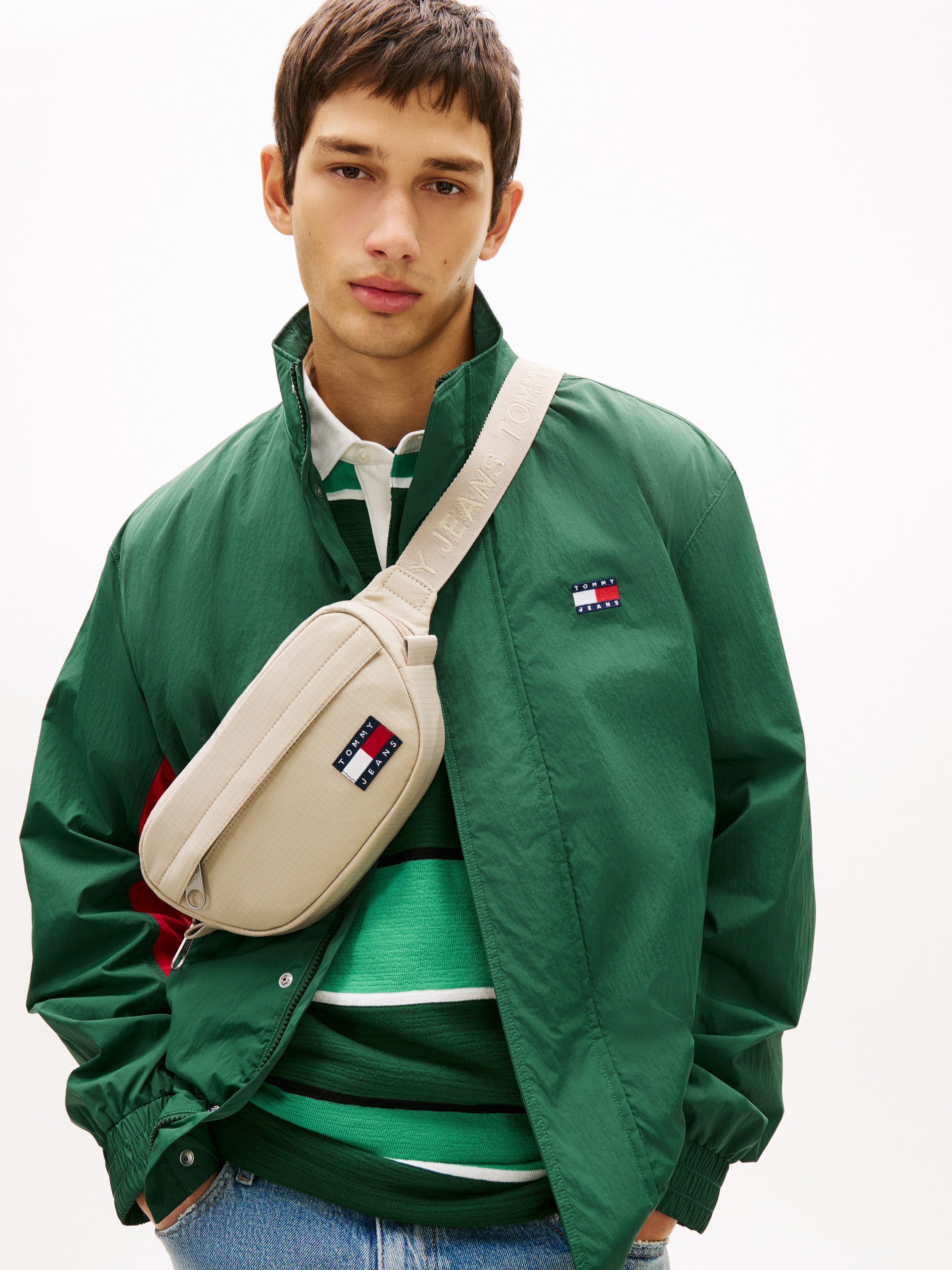 Tommy Jeans Bauchtasche TJM ESS DAILY RIPSTOP BUMBAG, Minibag, Bauchtasche mit Klickverschluss und Logo auf Schulterriemen