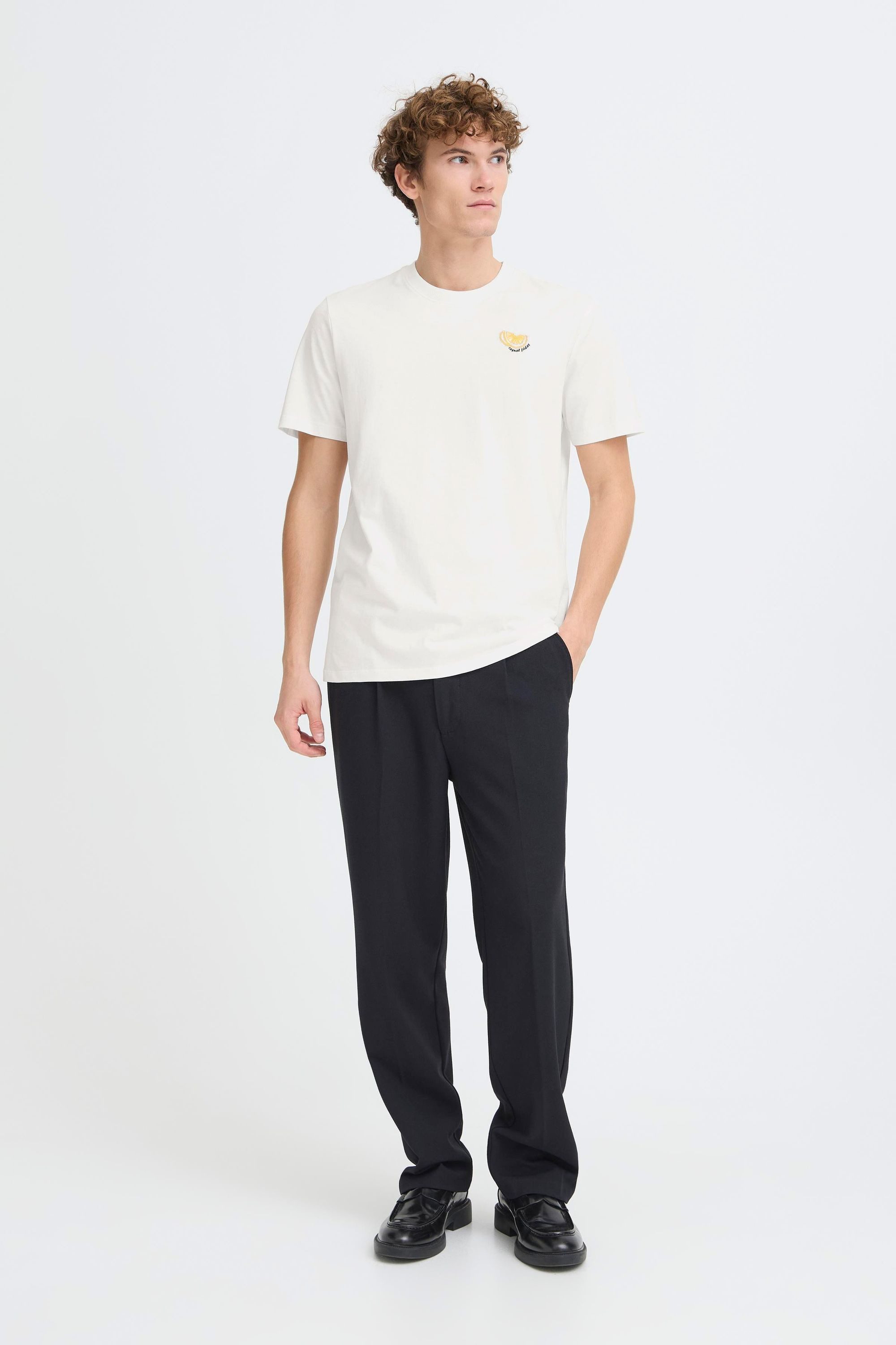 Casual Friday Rundhalsshirt CFSundin Modisches T-Shirt mit Stickerei