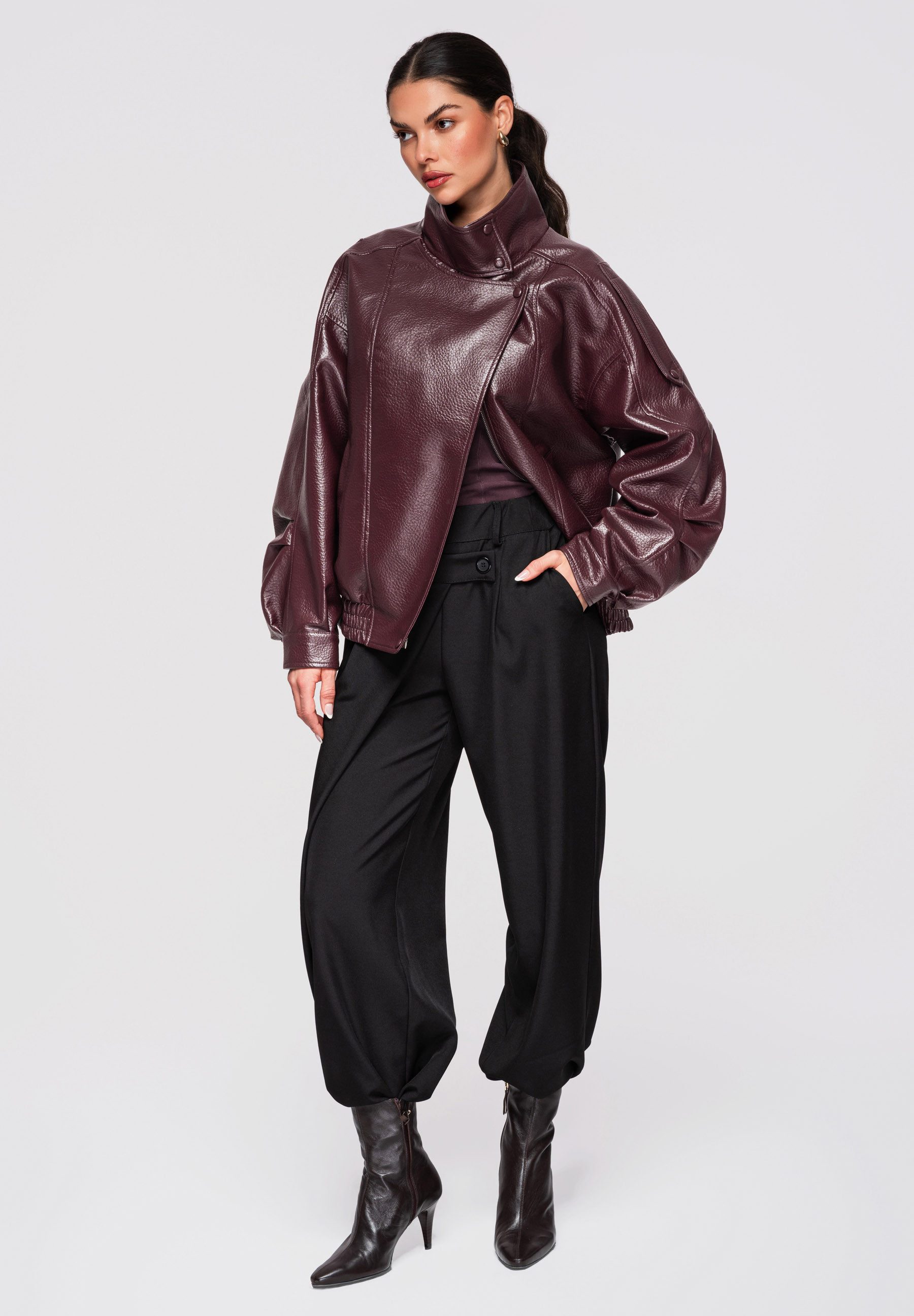 OMBRE Lederimitatjacke Damen Oversize Lederimitatjacke mit Stehkragen Bordeaux S/M (kein Set, 1-St) Asymmetrischer Verschluss, Strukturierte Oberfläche