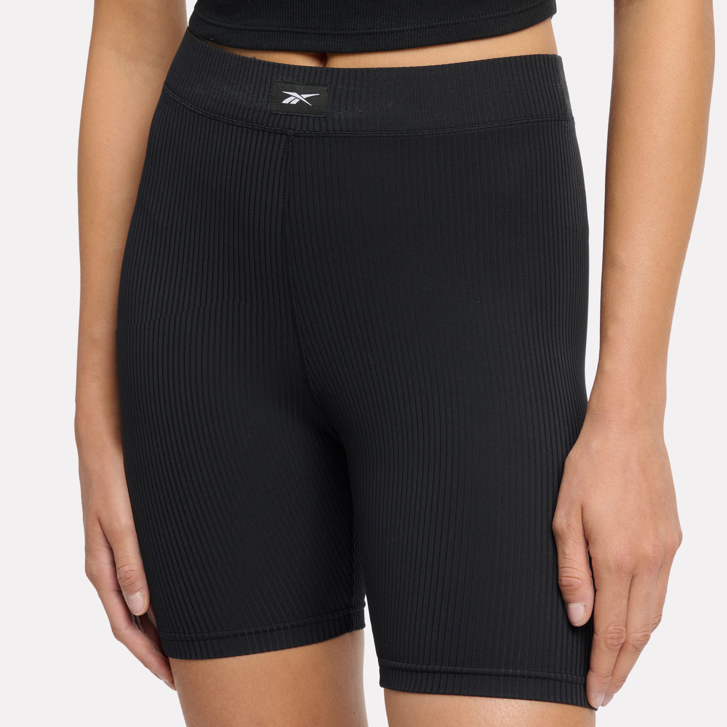 Reebok Bikerhose RIB BIKE SHORT/BLACK Bikerhose-Schnitt, mit Elasthan-Anteil, aus Polyester und Elasthan