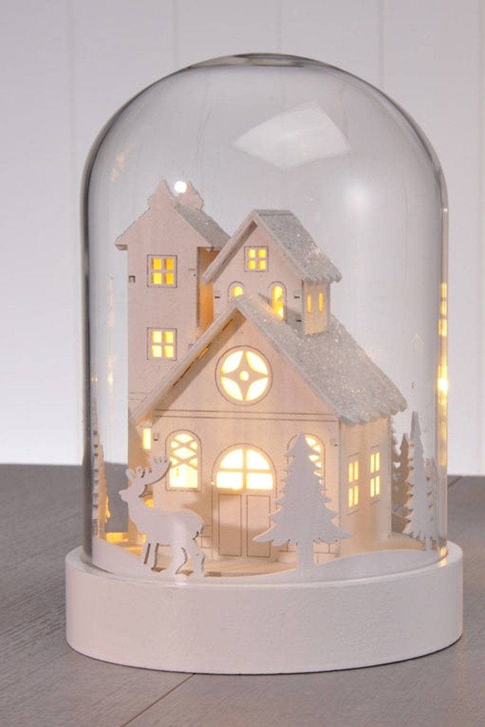 Spetebo Weihnachtsszene LED Deko Glasglocke 18cm - 3 LED - Weihnachtsmotiv, mit Weihnachtmotiv