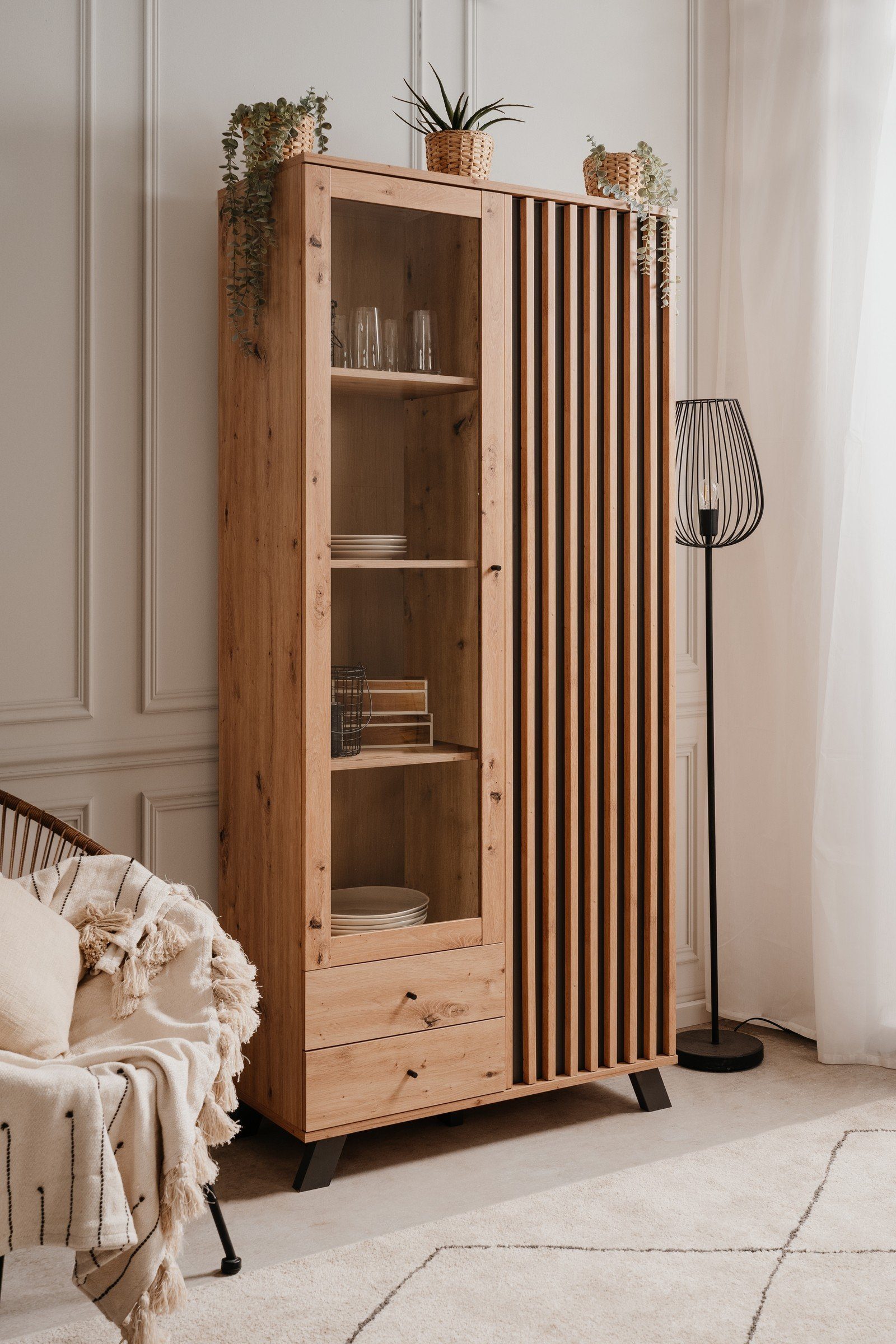 freiraum Standvitrine Medan 52A in Artisan Oak / Anthrazit