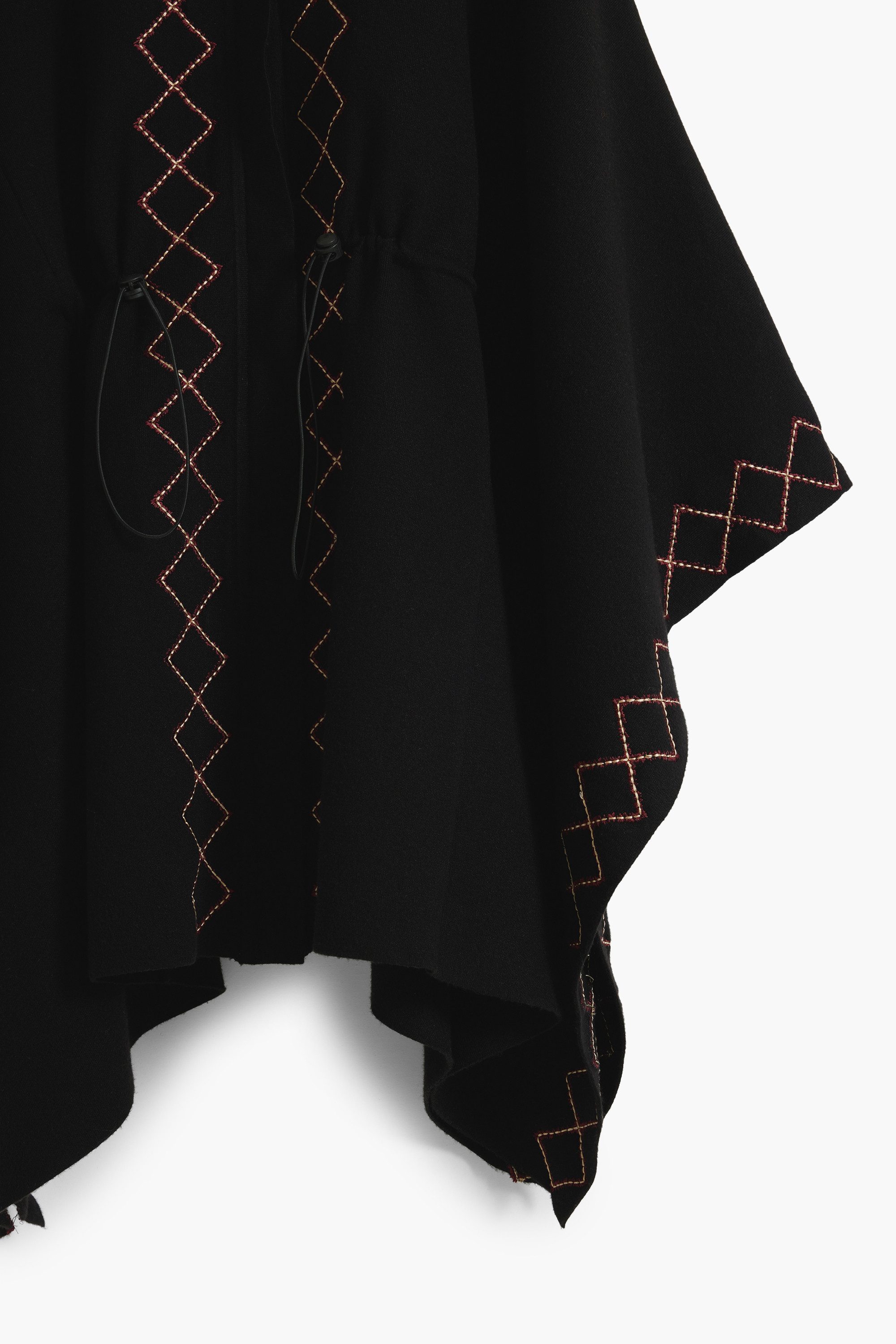 Desigual Strickpullover Eleganter Damenponcho in Schwarz mit Stickerei und Reißverschluss