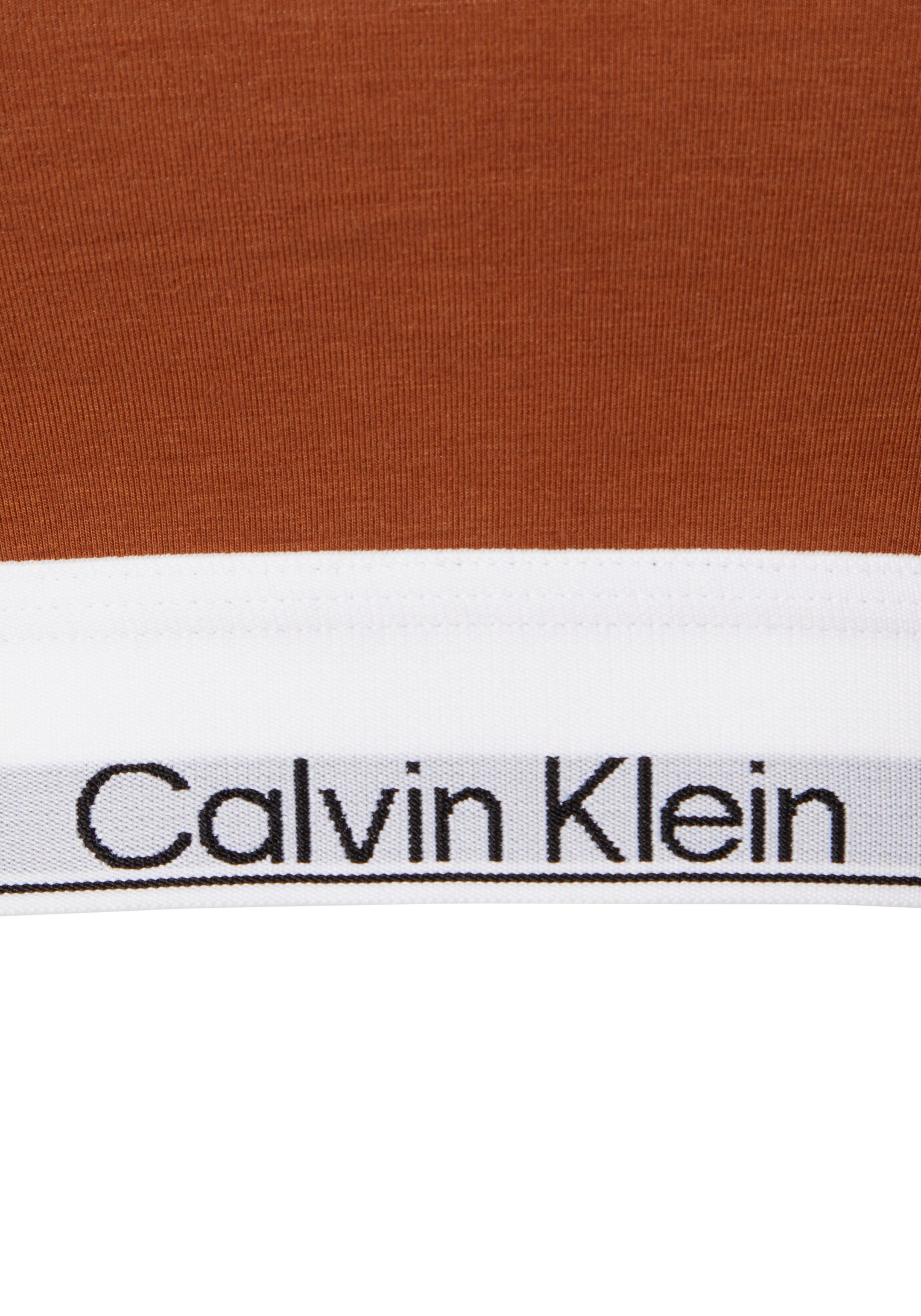 Klein auf Underwear Logodruck dem braun mit Bralette Calvin Elastik-Unterbrustband