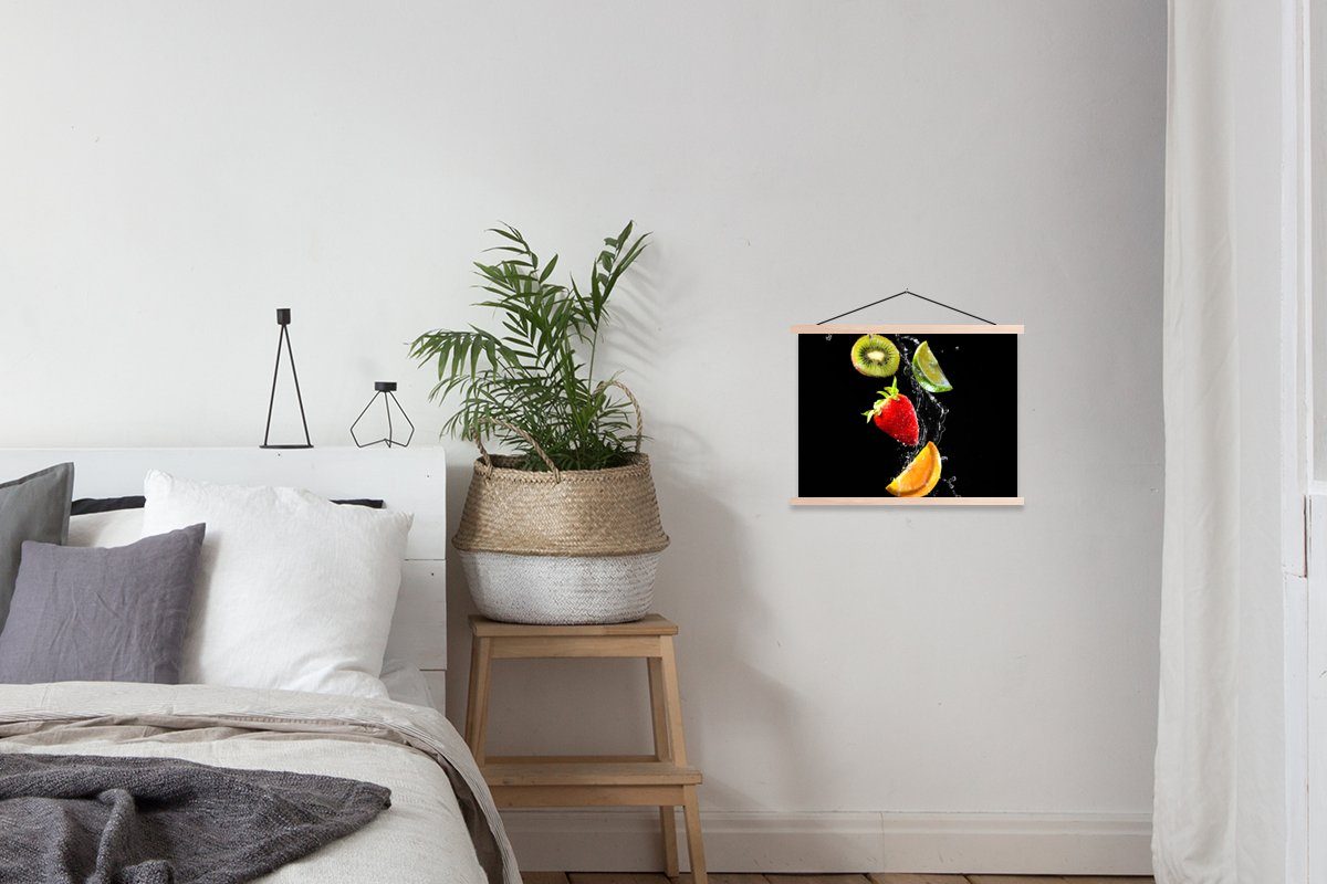 - - Obst Kiwi, (1 Wasser Textilposter | St), für Bilderleiste, braun Erdbeere Magnetisch MuchoWow Poster braun Posterleiste, Stillleben - Wohnzimmer, - Schwarz