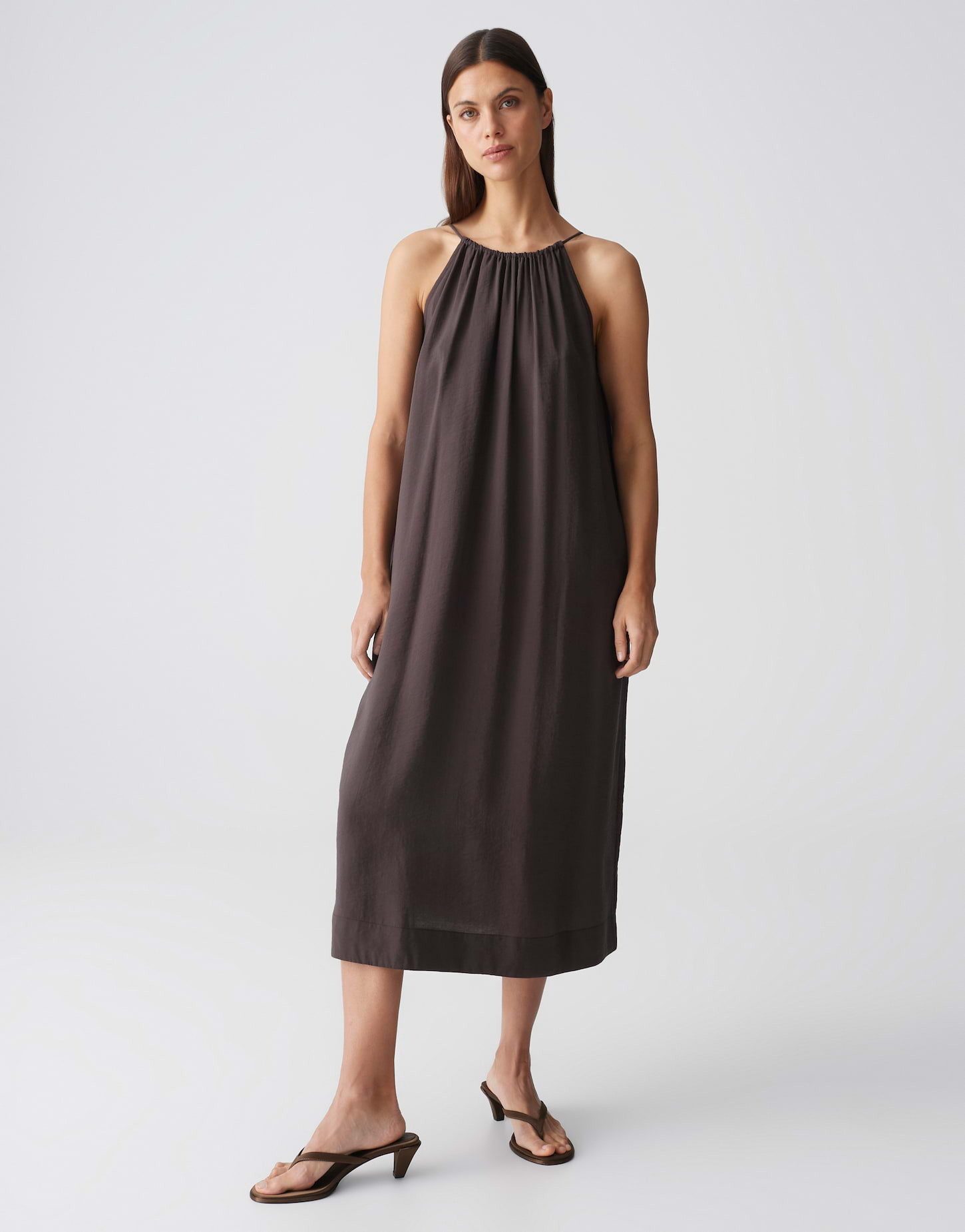OPUS Trägerkleid Widala aus weicher Webware mit dezenter Struktur Mit Eingrifftaschen für praktische Alltagslooks