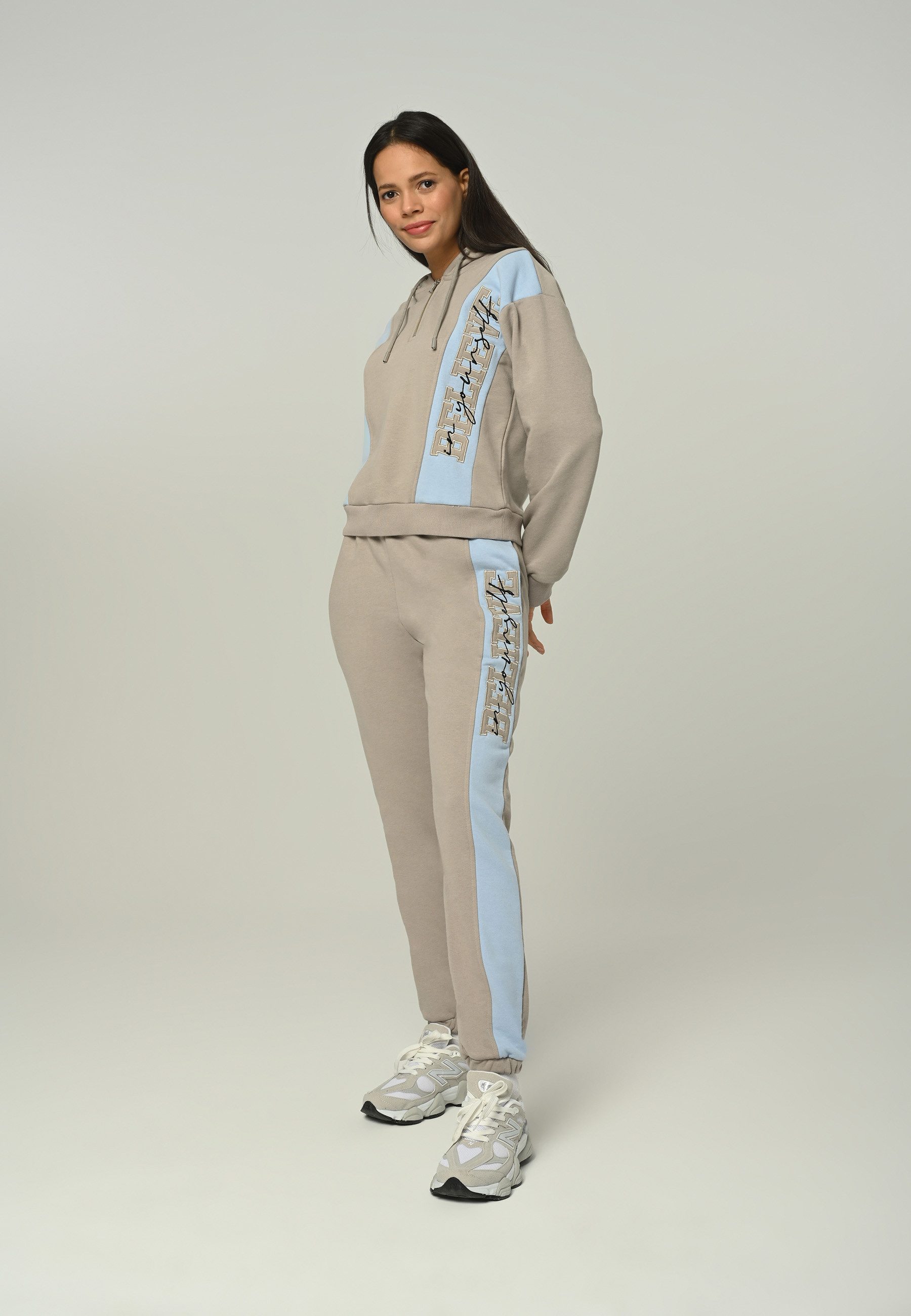 Tom Barron Trainingsanzug Tracksuit With Zipper Top And Emboidery Aplique Design – Bild 4 von 5