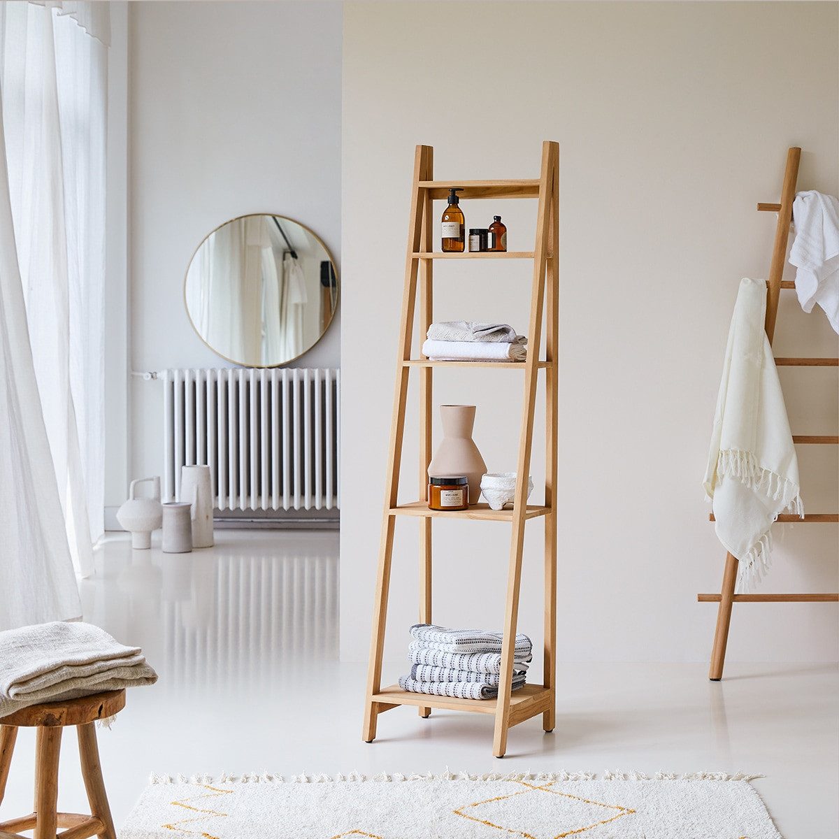 Tikamoon Hochschrank Badezimmerregal Regal für Badezimmer aus Teak Massivho günstig online kaufen